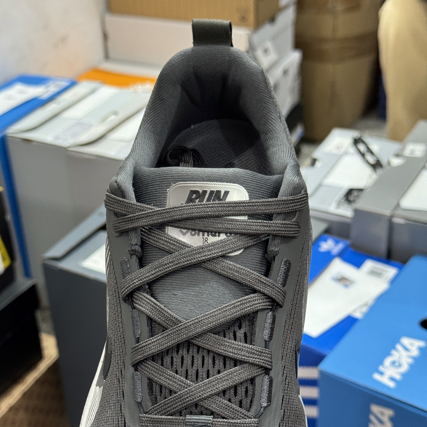 Nike Vomero 18 HM6803-215