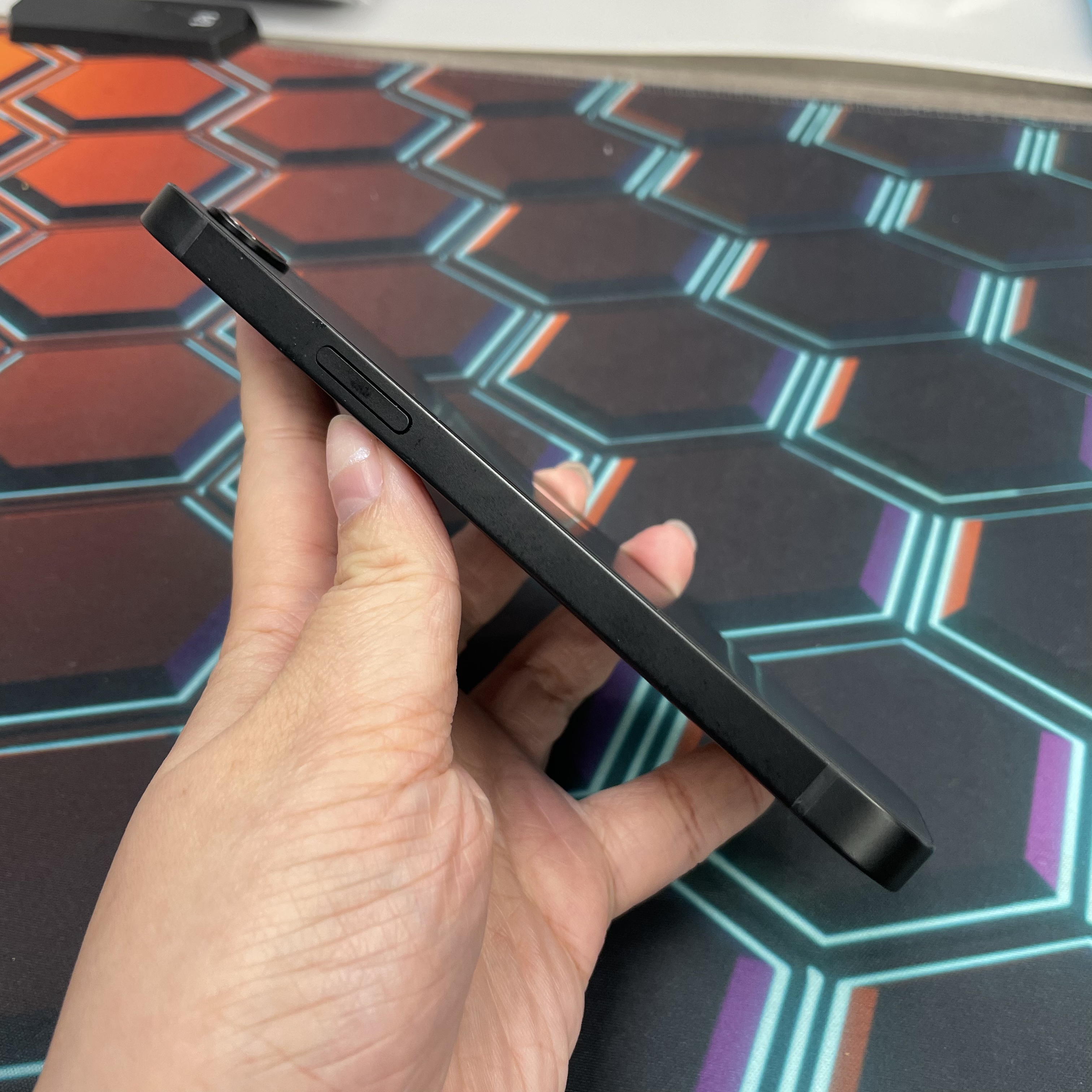 *7668 16e 勁靚機 128GB 電91 黑色 black
