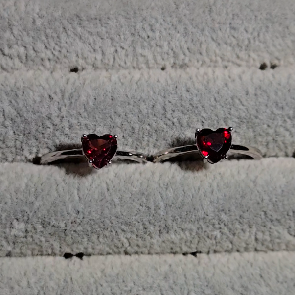 Garnet faceted heart-shaped ring in adjustable sterling silver - GAR156