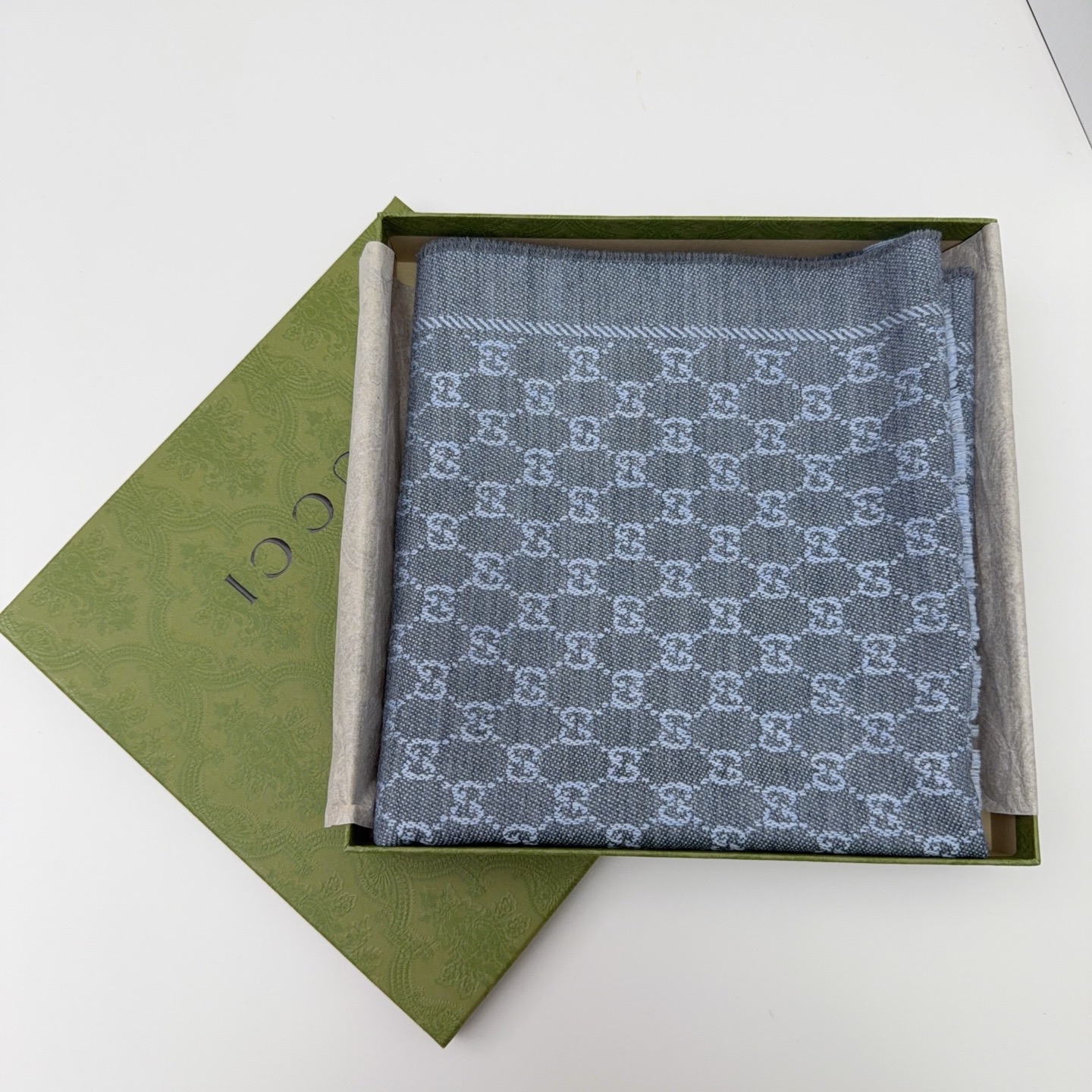 【全新】Gucci雙面灰色拼藍色頸巾