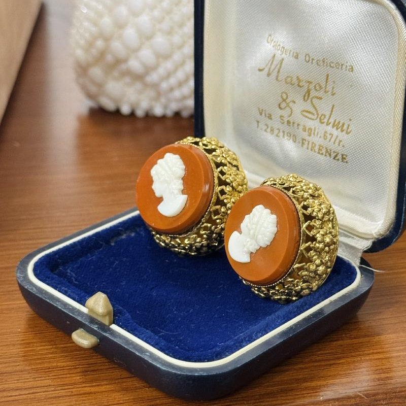 Vintage Mid-Century Czechoslovakian Brown Glass Cameo Buton Style Large Clip Earrings (NZ015-8)