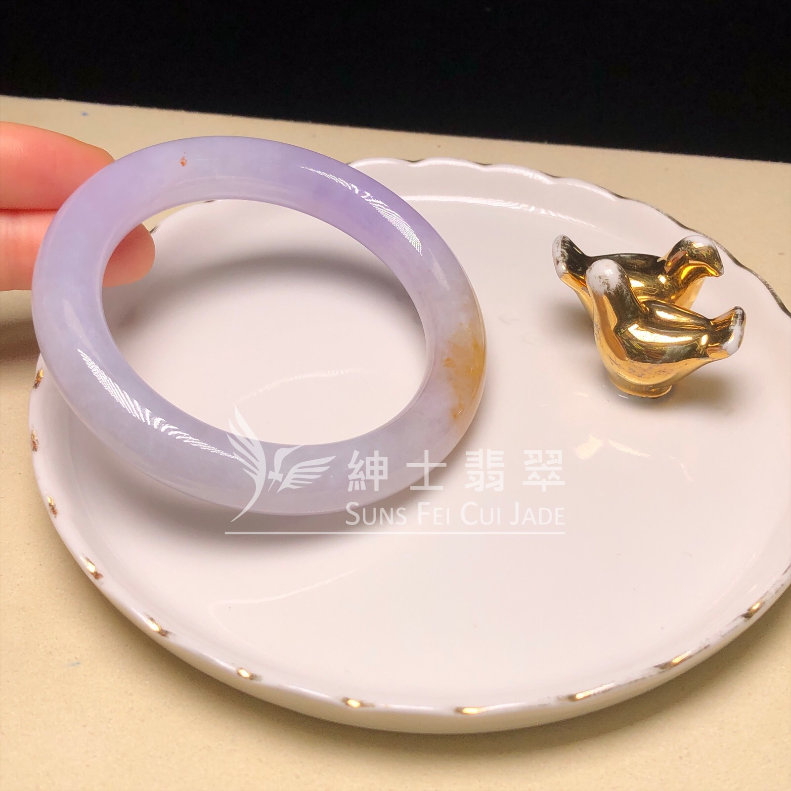 C05968 木那姐堆帶翡色圓鐲56.6mm