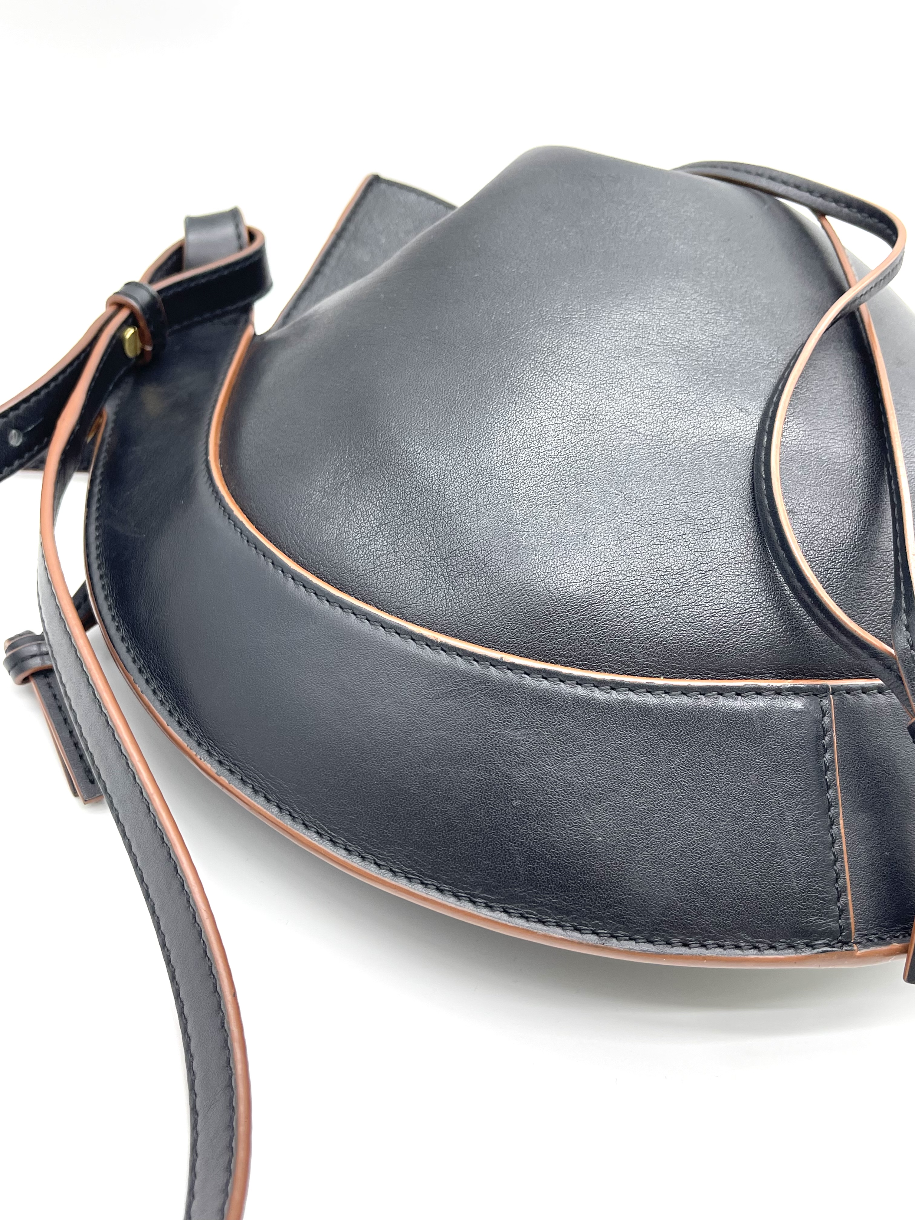 Pre-owned Loewe Horseshoe / Product Code: 26031417