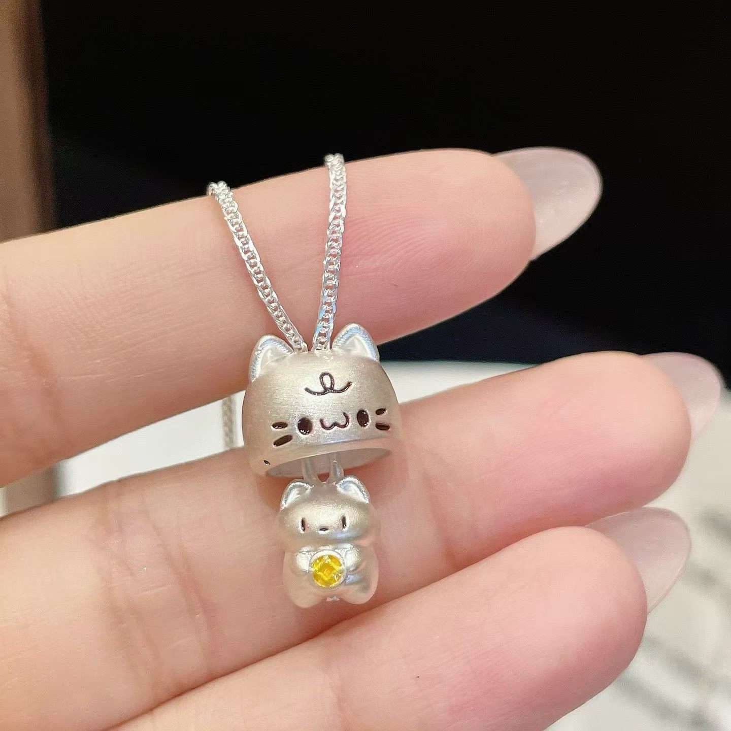 足银珐琅彩躲猫猫吊坠