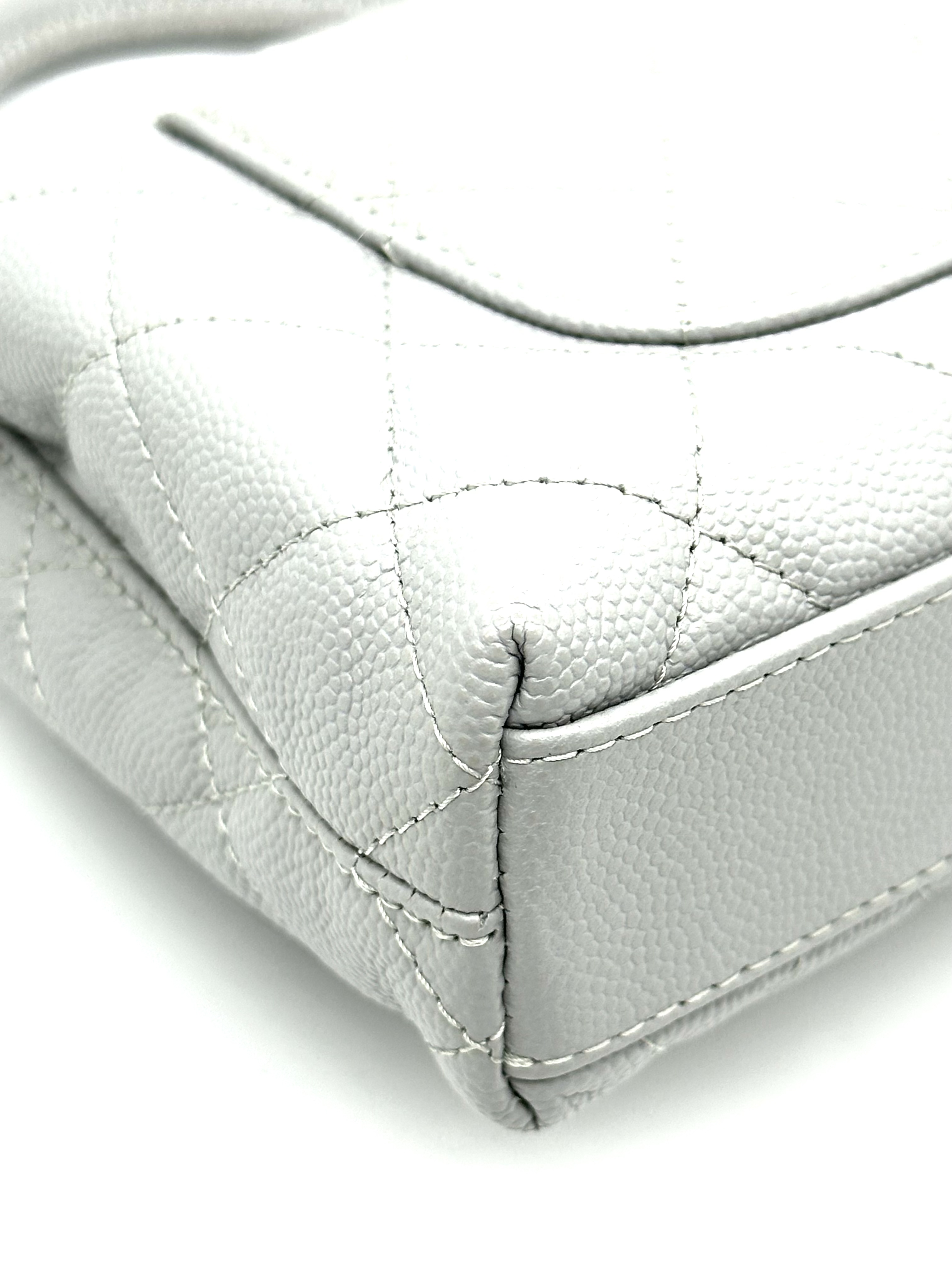 Pre-Owned CHANEL Quilted Caviar Coco Top Handle Flap Bag / Product Code: 26042109