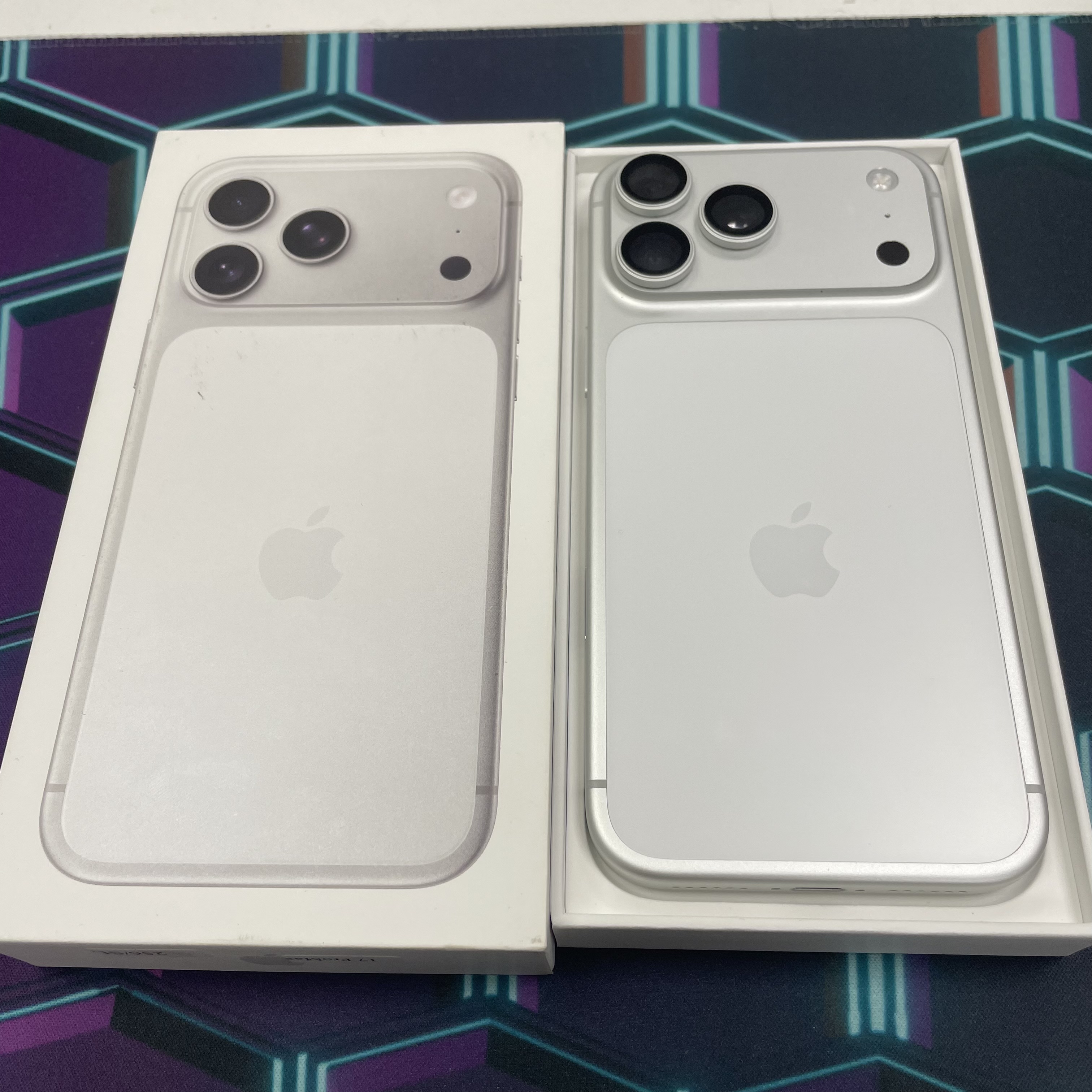 *6492 17 Pro max 完美機 256GB 電100 銀色 sliver