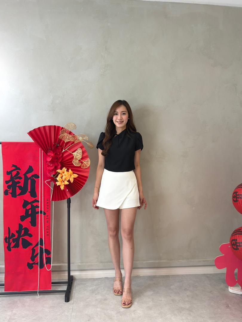 A-T311513 Side Tie Short/Sllv Blouse