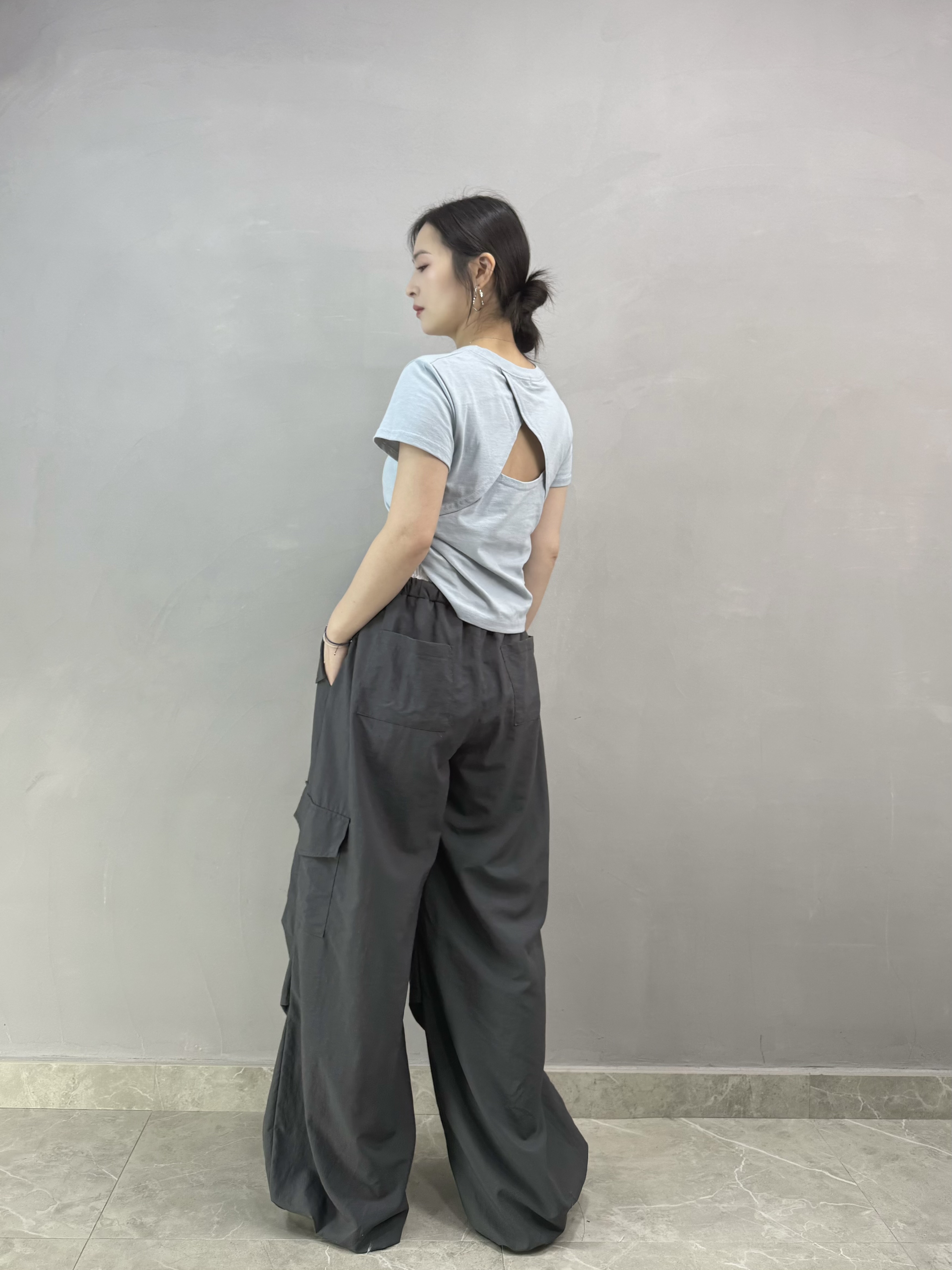 Z84 露背淨色Tee