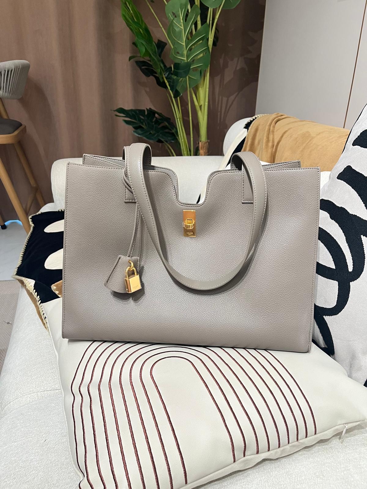 未使用品 Celine 16 Tote Bag 100%Authentic, Unused 未使用品 ✅Key lock ✅Dust Bag