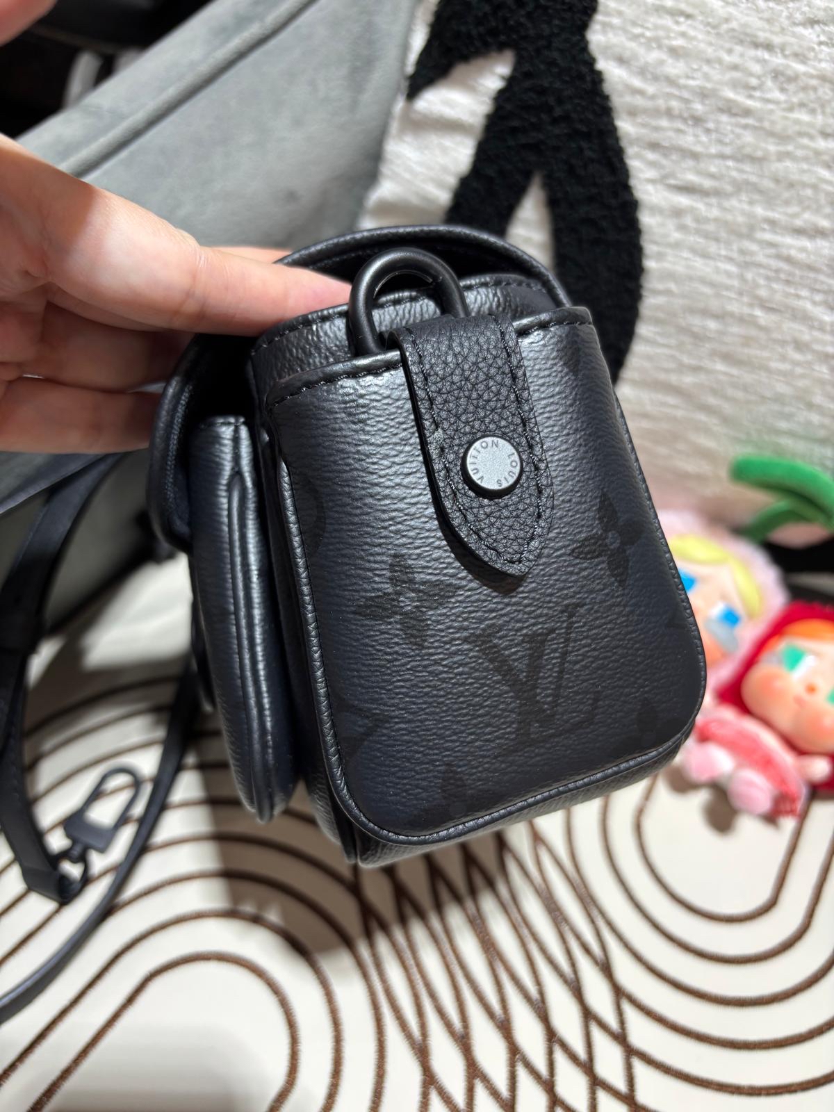 Lv Midnight Cargo Wearable Wallet Shoulder Bag M26726 100%Authentic, 99%New ✅收據✅Dust bag