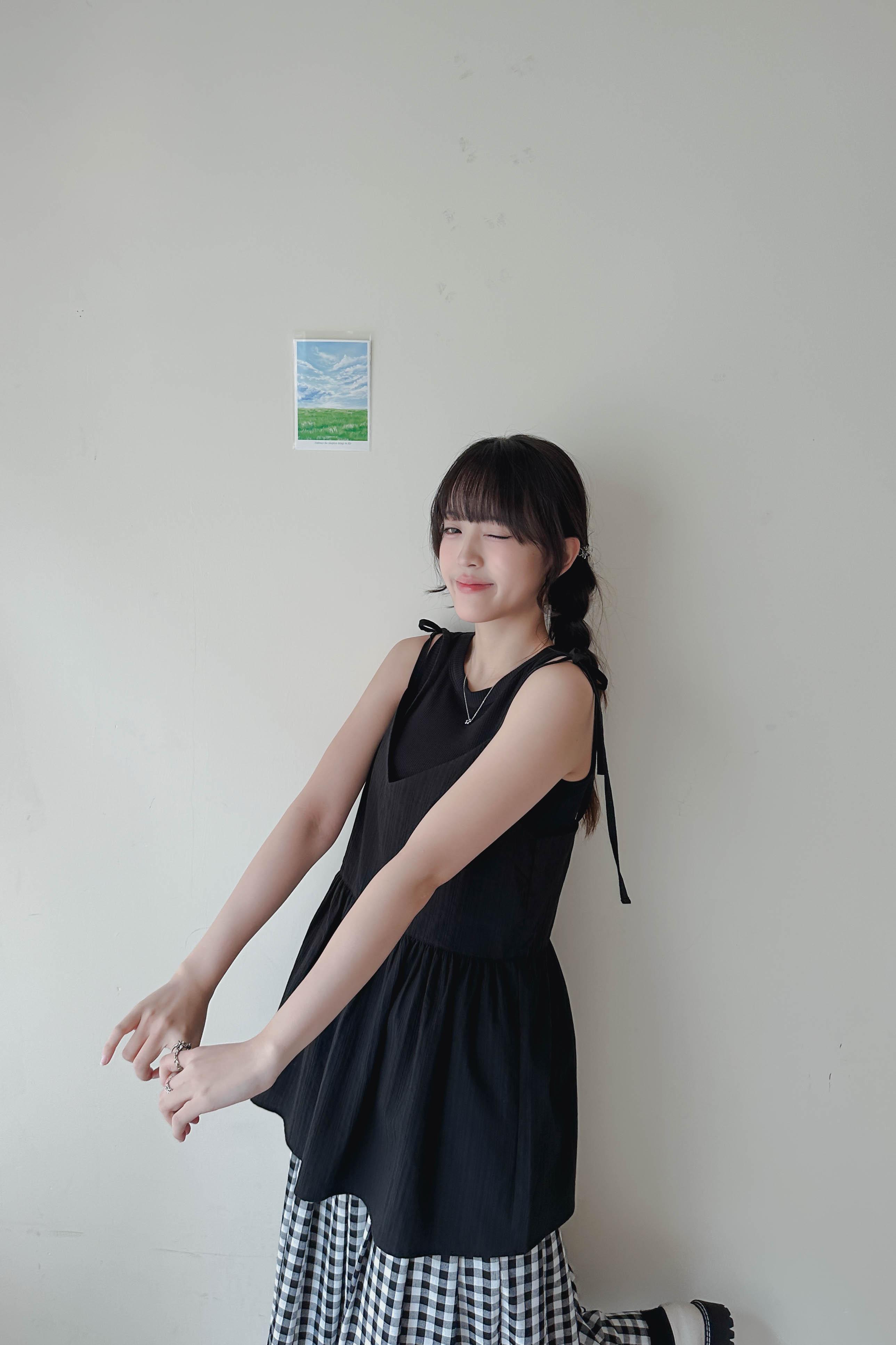 高領口修副乳短背心(三色入)