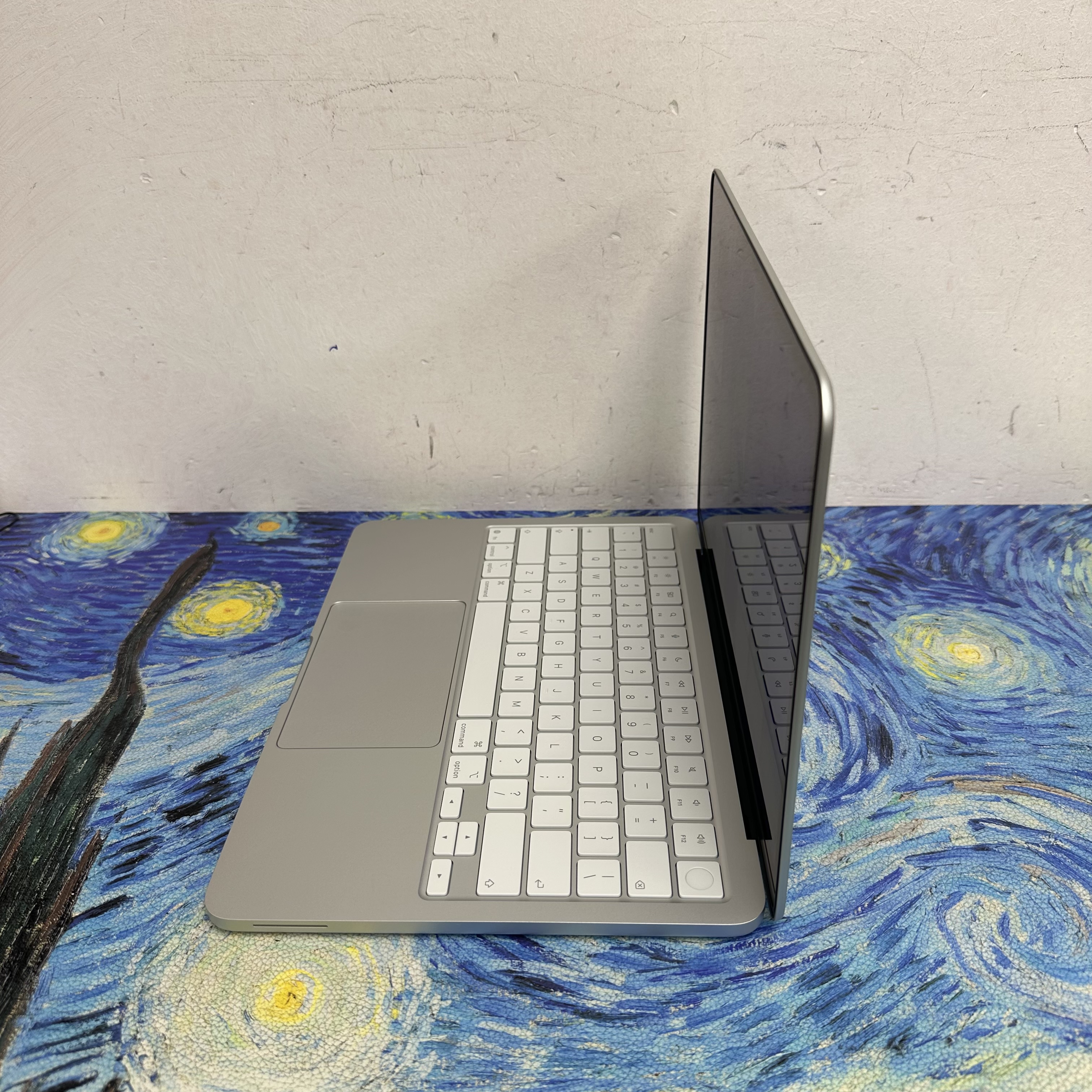 APPLE  MacBook Neo A18 Pro CPU/ 8GB Ram/512GB SSD/5核心GPU/Liquid Retina Mon/13吋/銀色/Gaming Laptop / Notebook / 超強續航能力/文書機 / 畫圖 / 剪片 / Movie / Netflix /閒置品