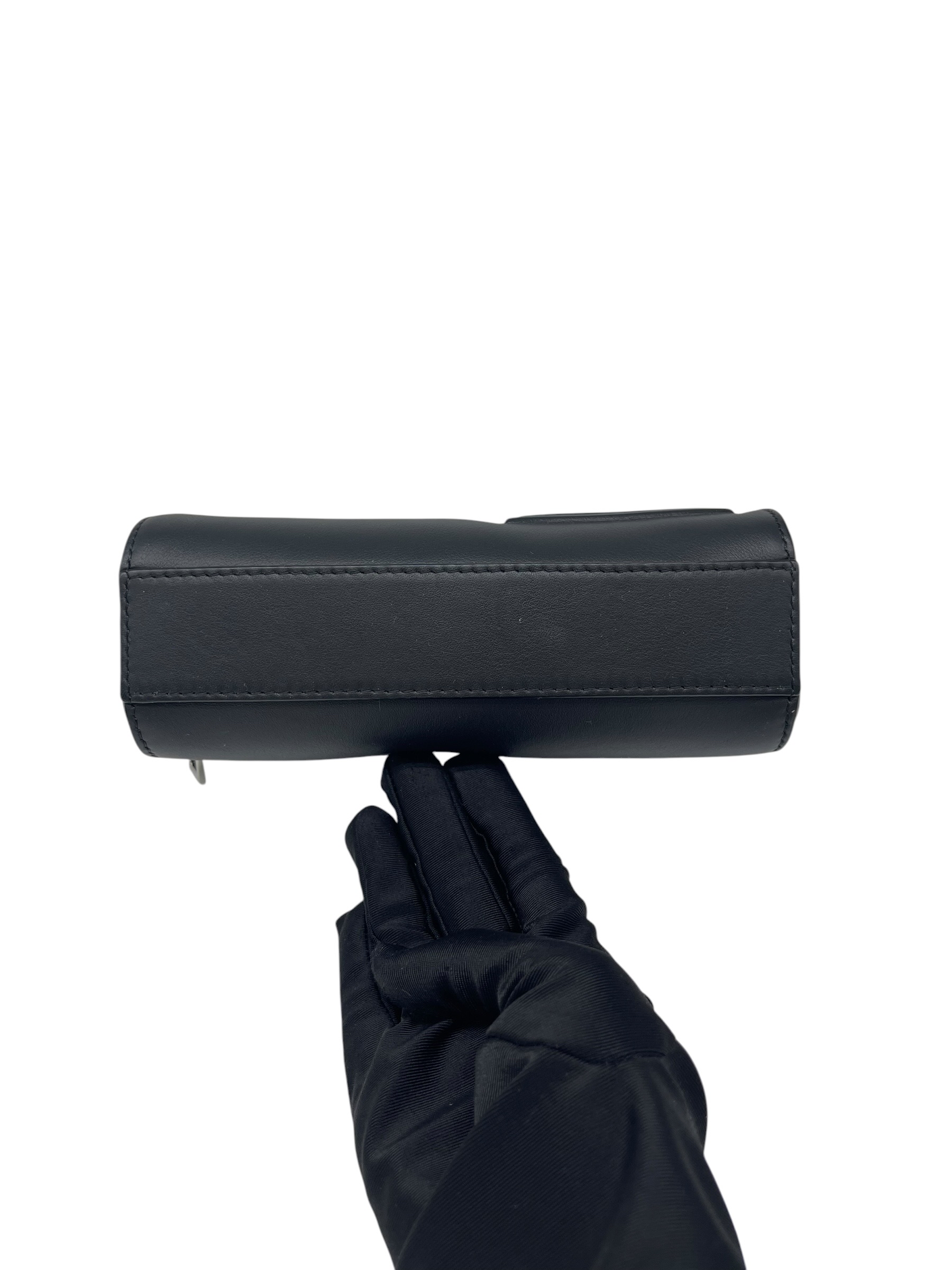 Pre-owned Loewe Anagram Camera Bag / Product Code: 071410