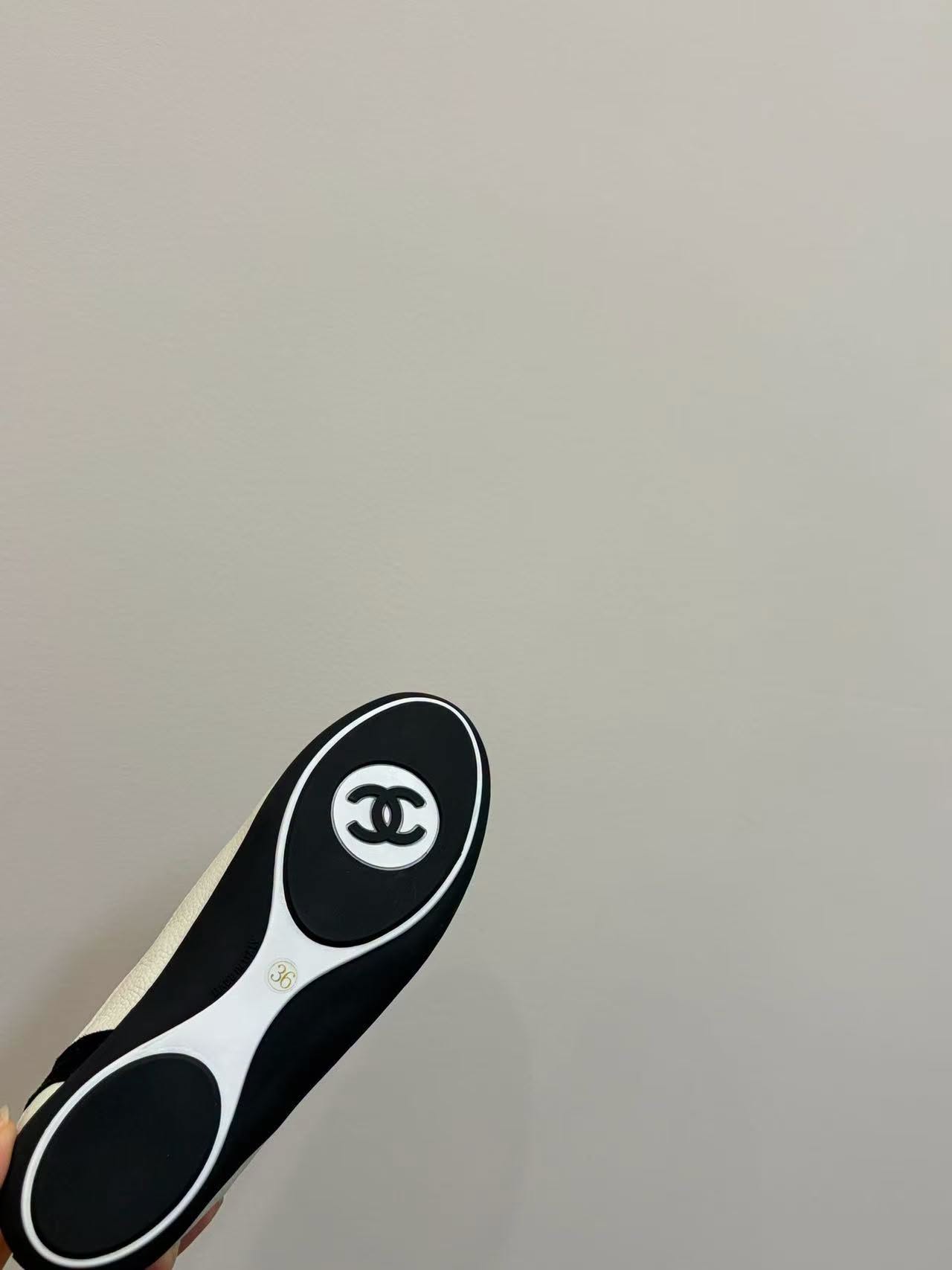 【頂級原單】CHANEL 26SS 黑白拼色運動鞋/德訓鞋