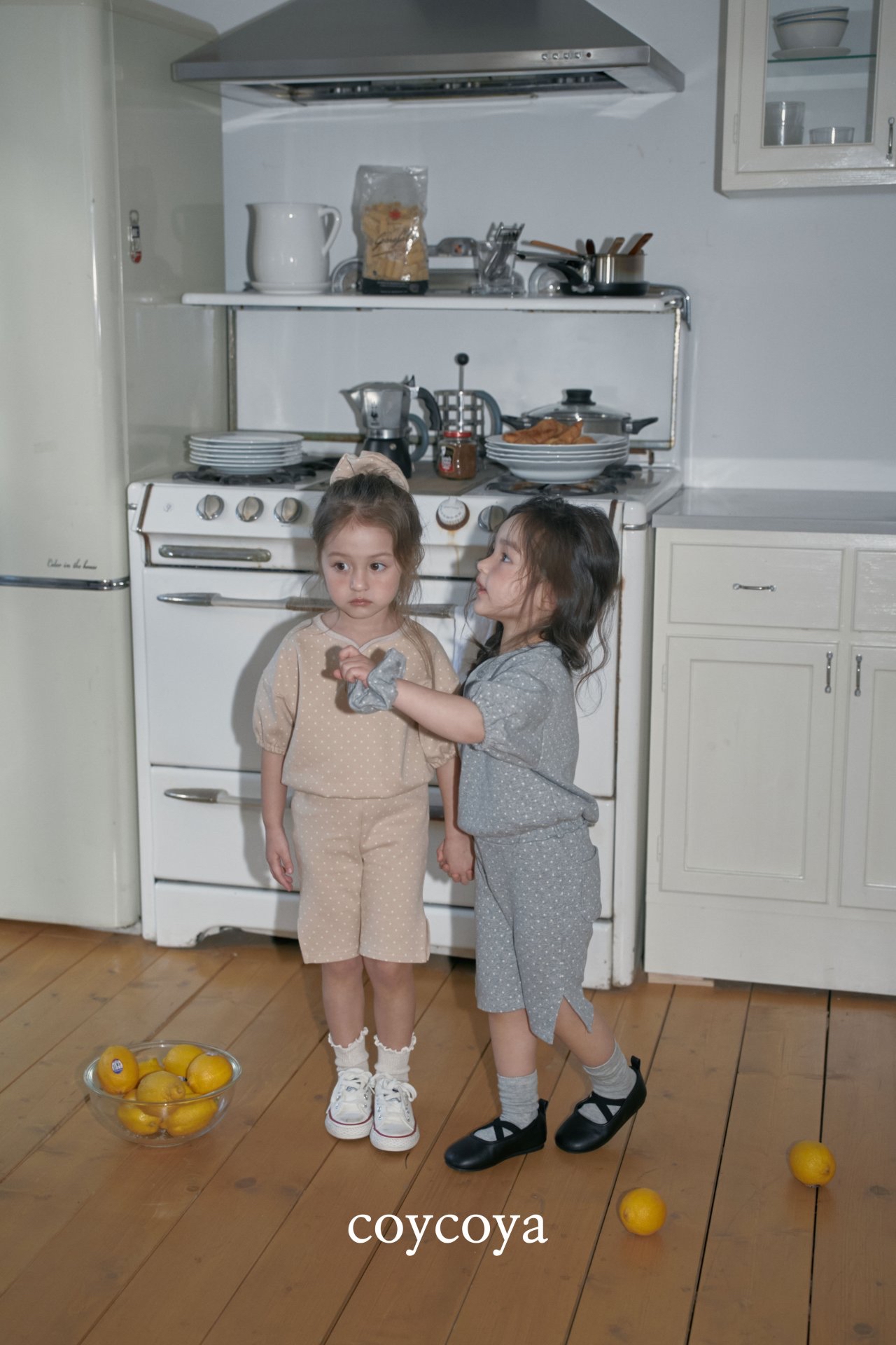🌸預訂 韓國直送🌸🇰🇷COYCOYA兩色波點開衩七分褲