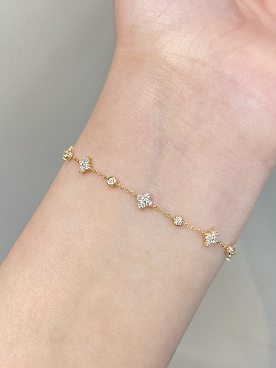18K Diamond Bracelet 