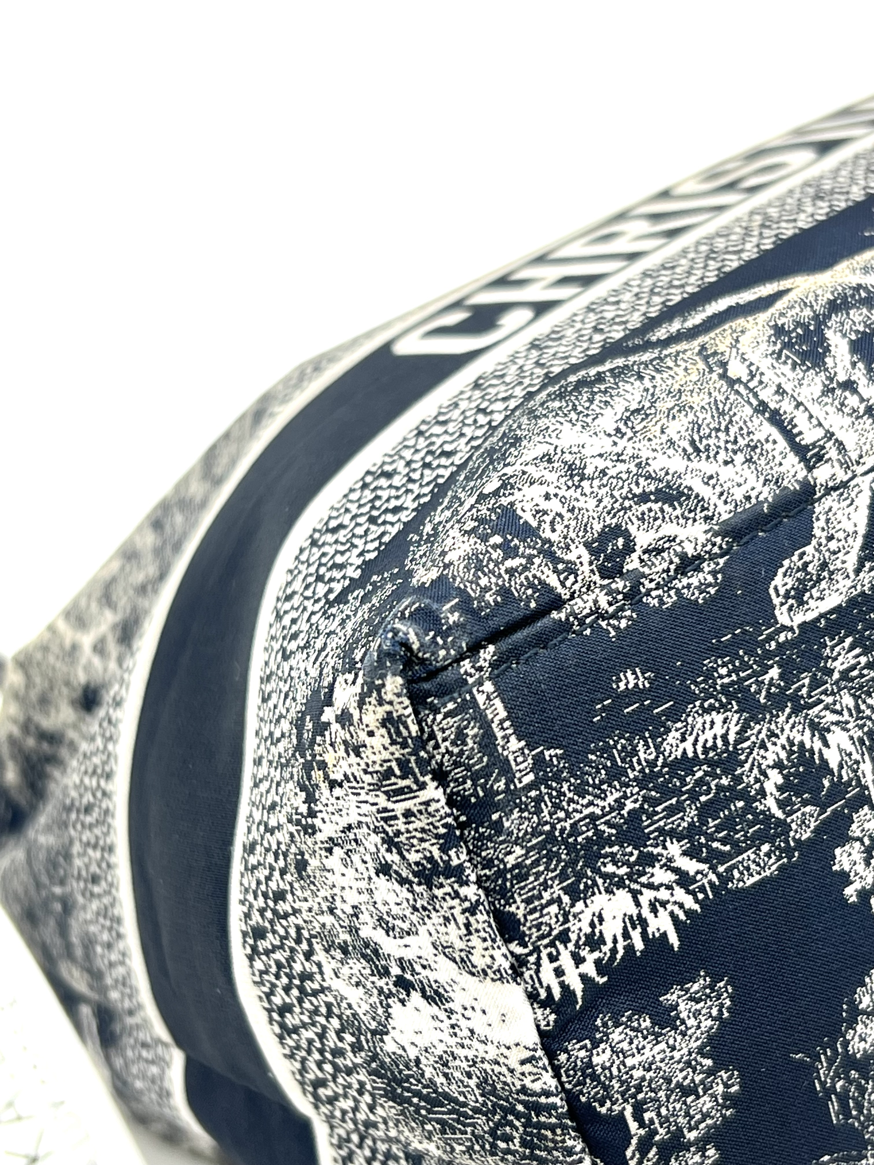 Pre-Owned DIOR Travel Nomad Pouch / Product Code: 26041401