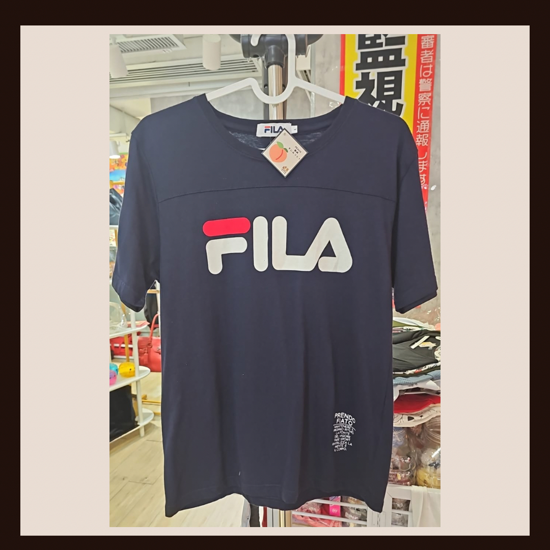 💎 經典深藍 FILA 標誌性大 Logo T 恤
