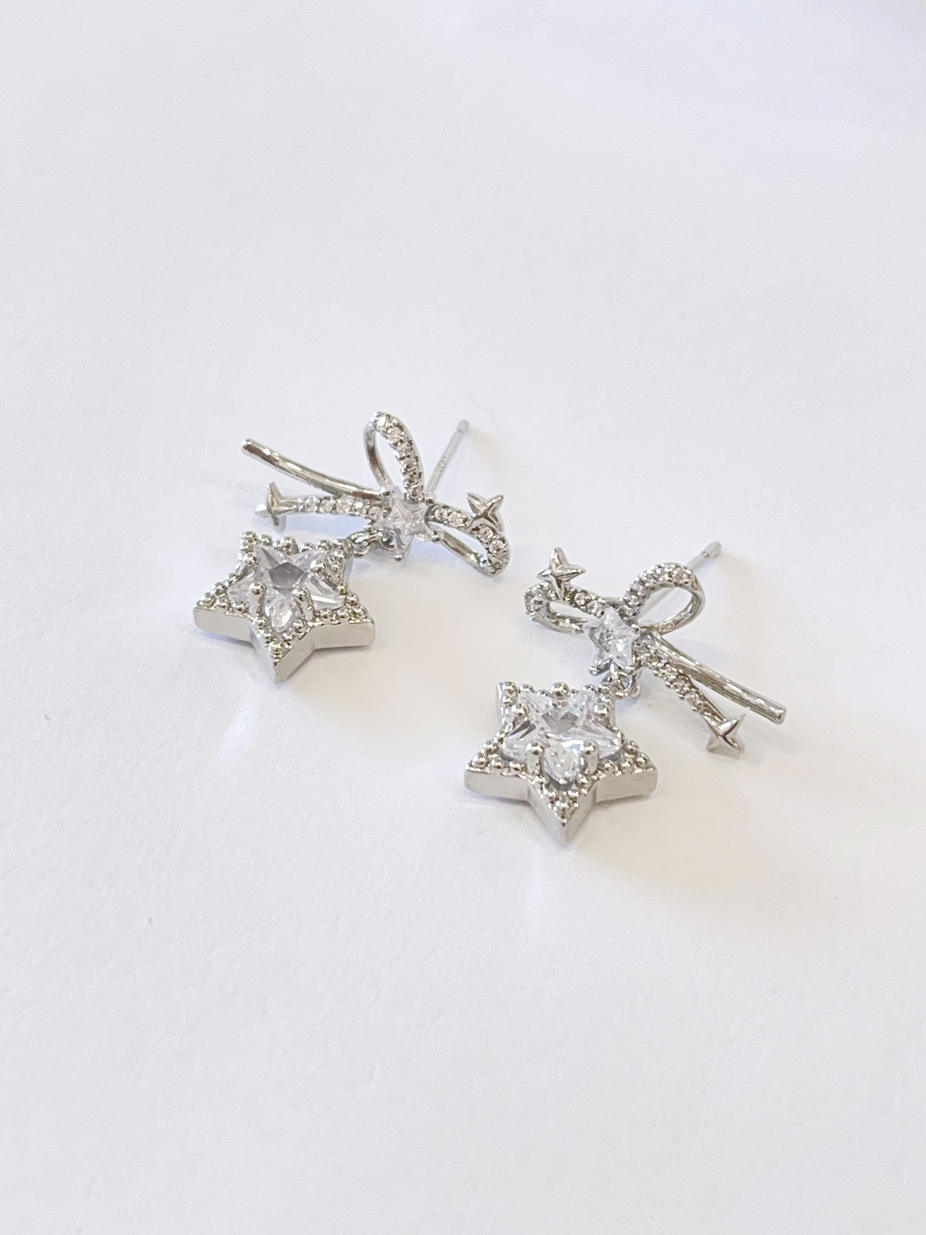 满钻蝴蝶结星星耳环