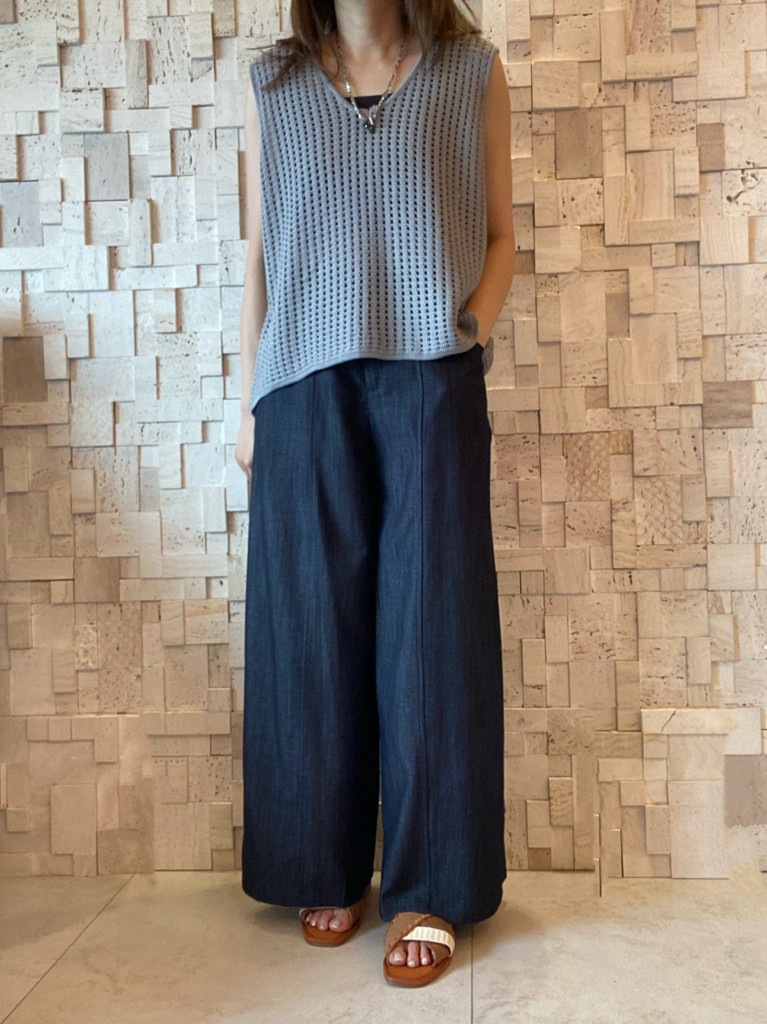 #2085 慵懶感鏤空針織背心☁️