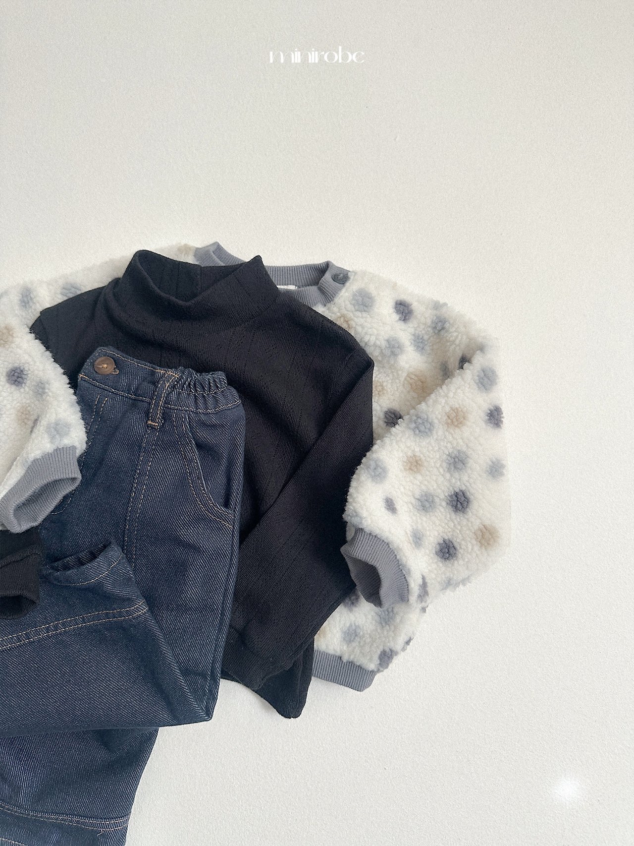 Mnirobe | eyelet turtleneck tee