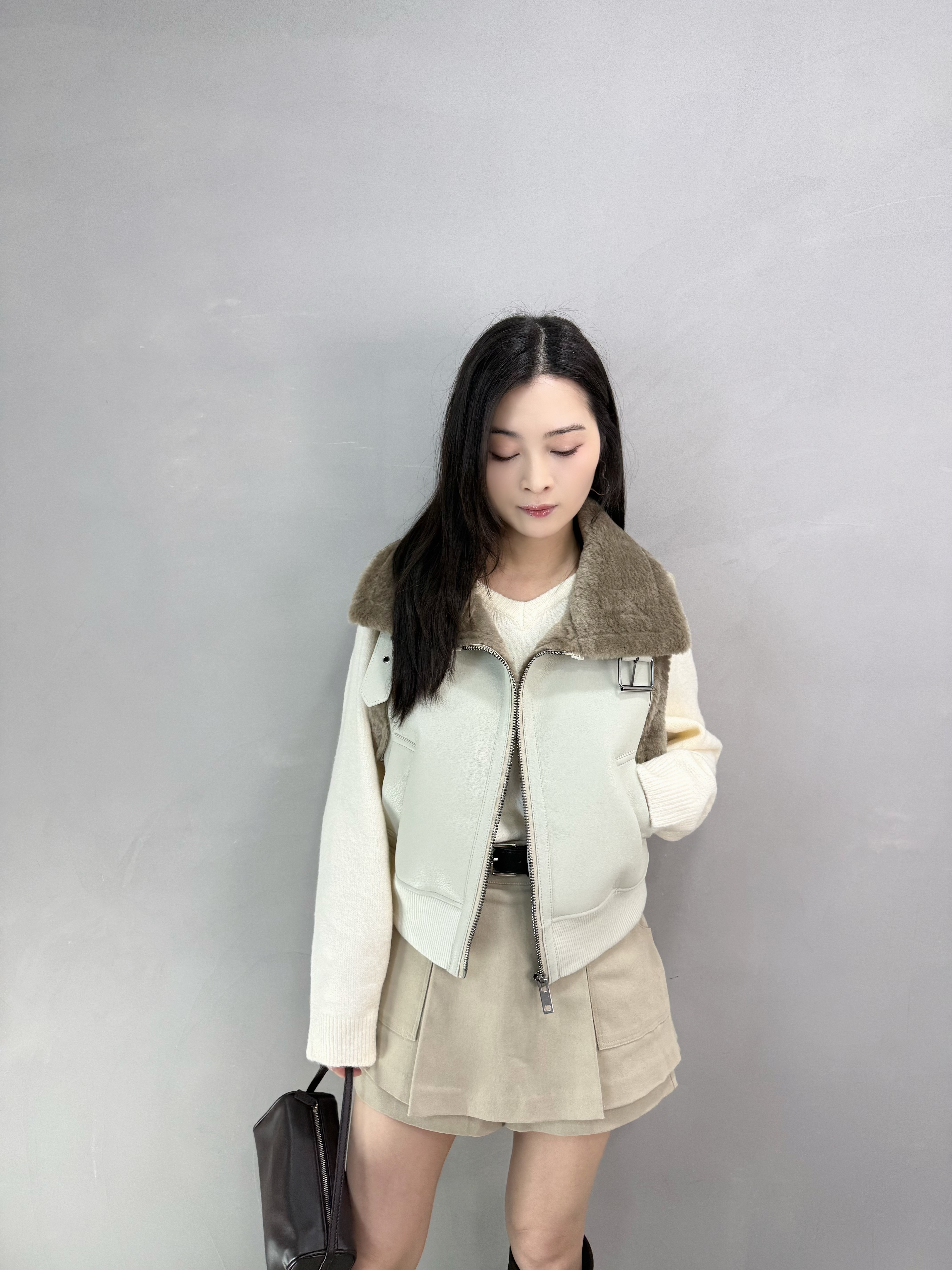 G63 毛毛邊仿皮背心褸