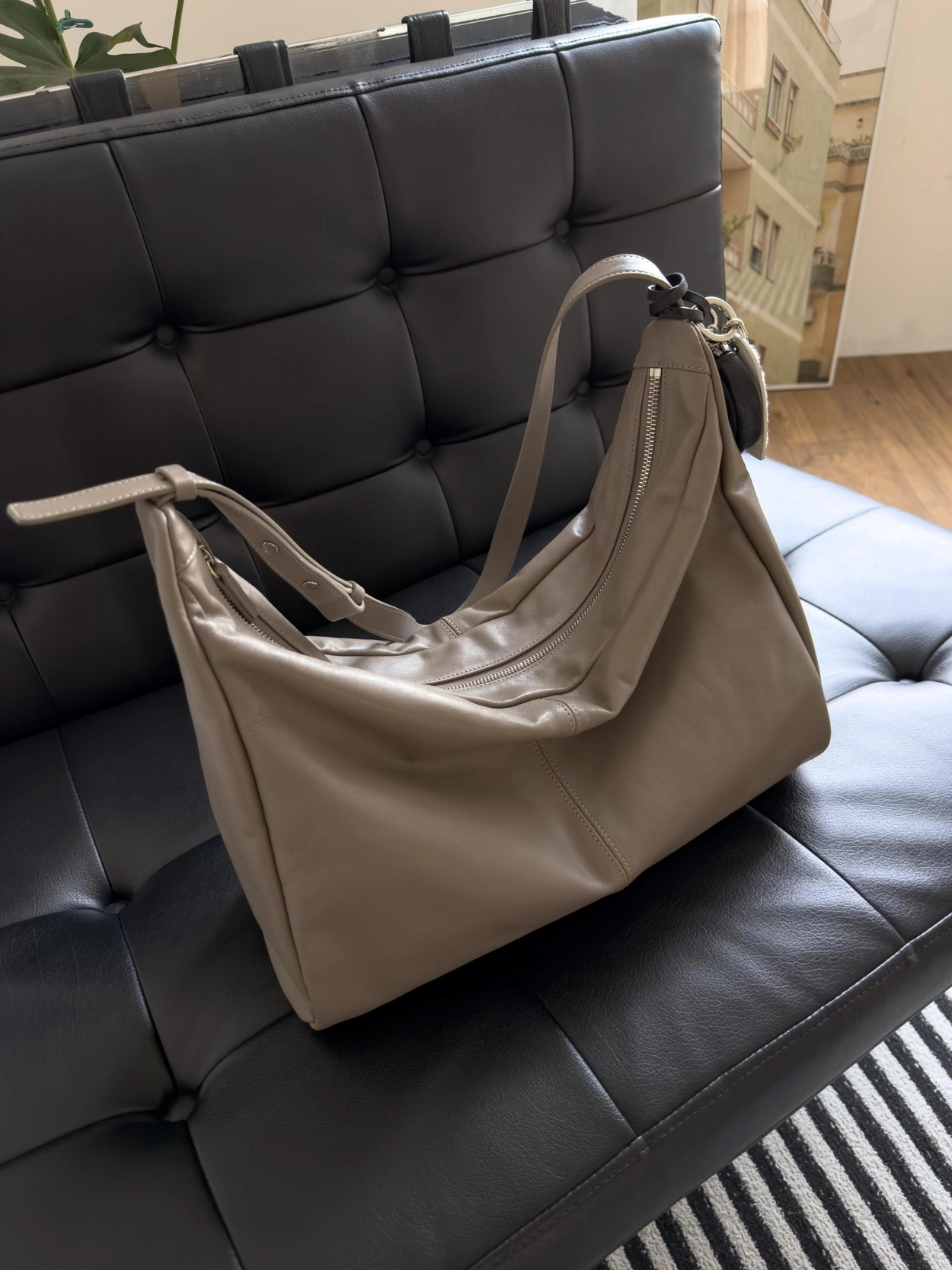 【26SS 超大容量款】預訂_Carry Bag by Bucks & Leather