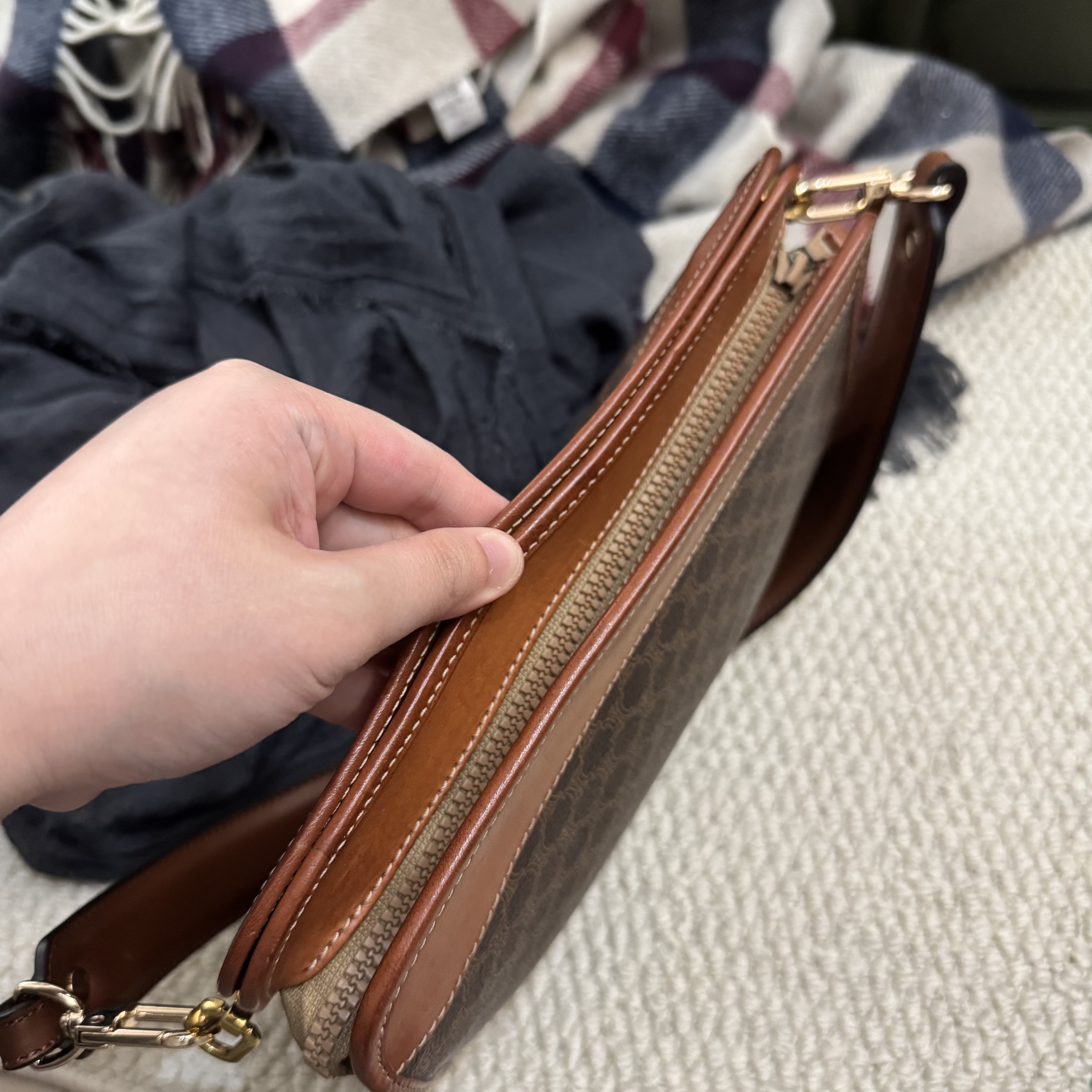 𝐂𝐞𝐥𝐢𝐧𝐞 𝐌𝐚𝐜𝐚𝐝𝐚𝐦 𝐏𝐨𝐮𝐜𝐡 𝐁𝐚𝐠 🐻