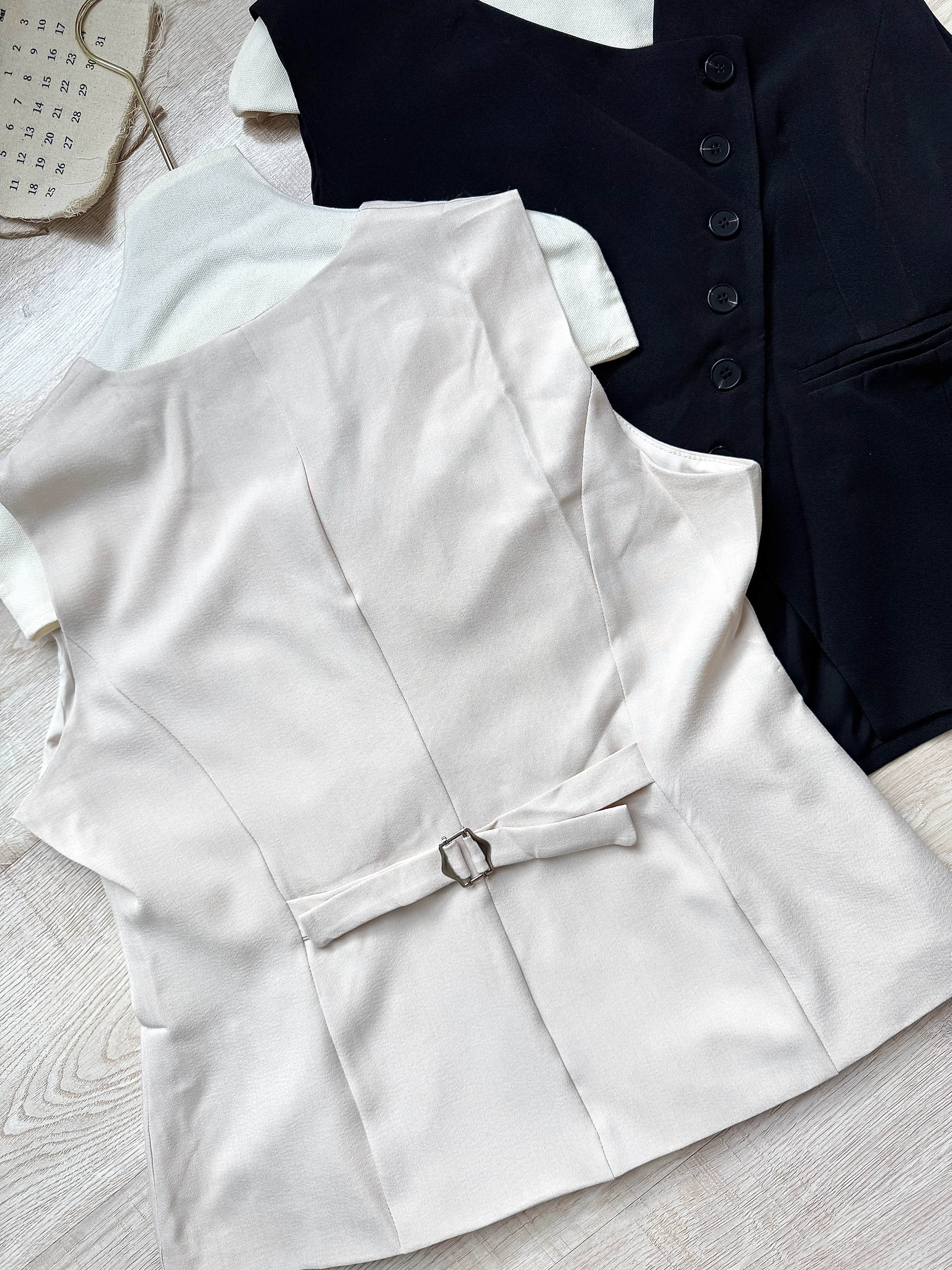 Celine Minimal Vest Suit Top 显瘦收腰西装马甲上衣 ( 2 colours )