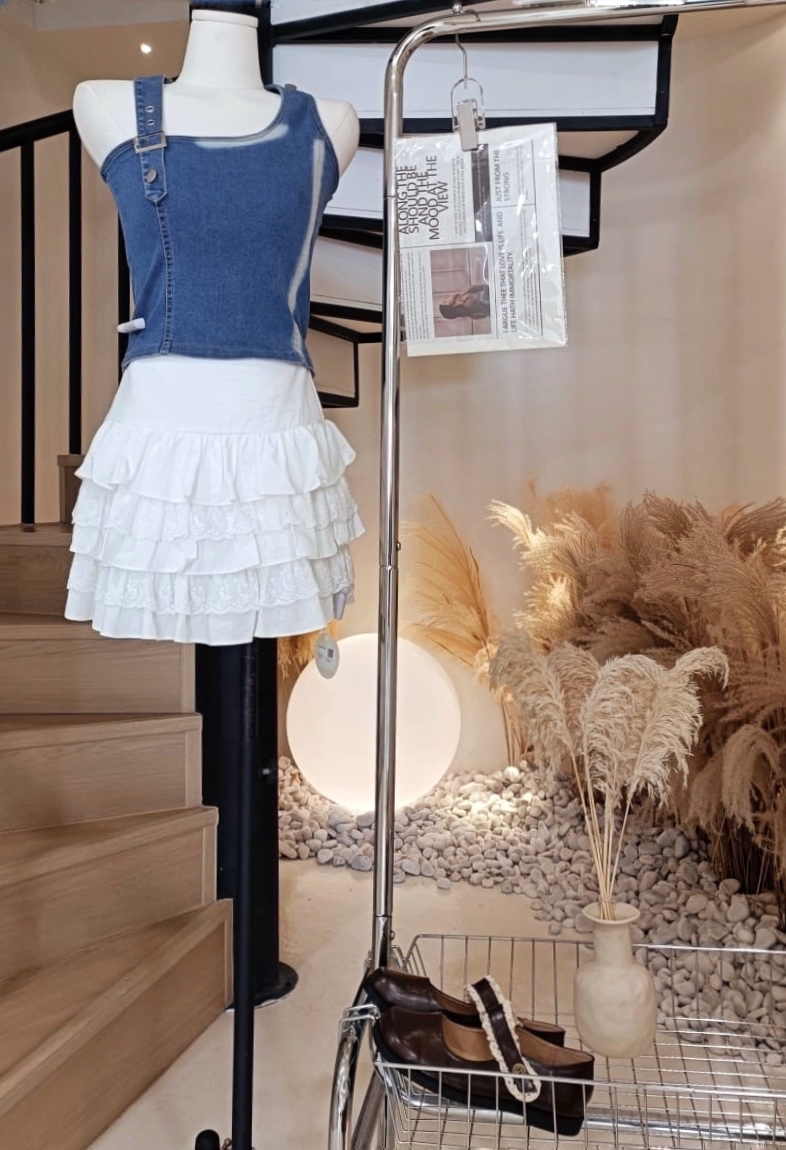 设计款牛仔上衣