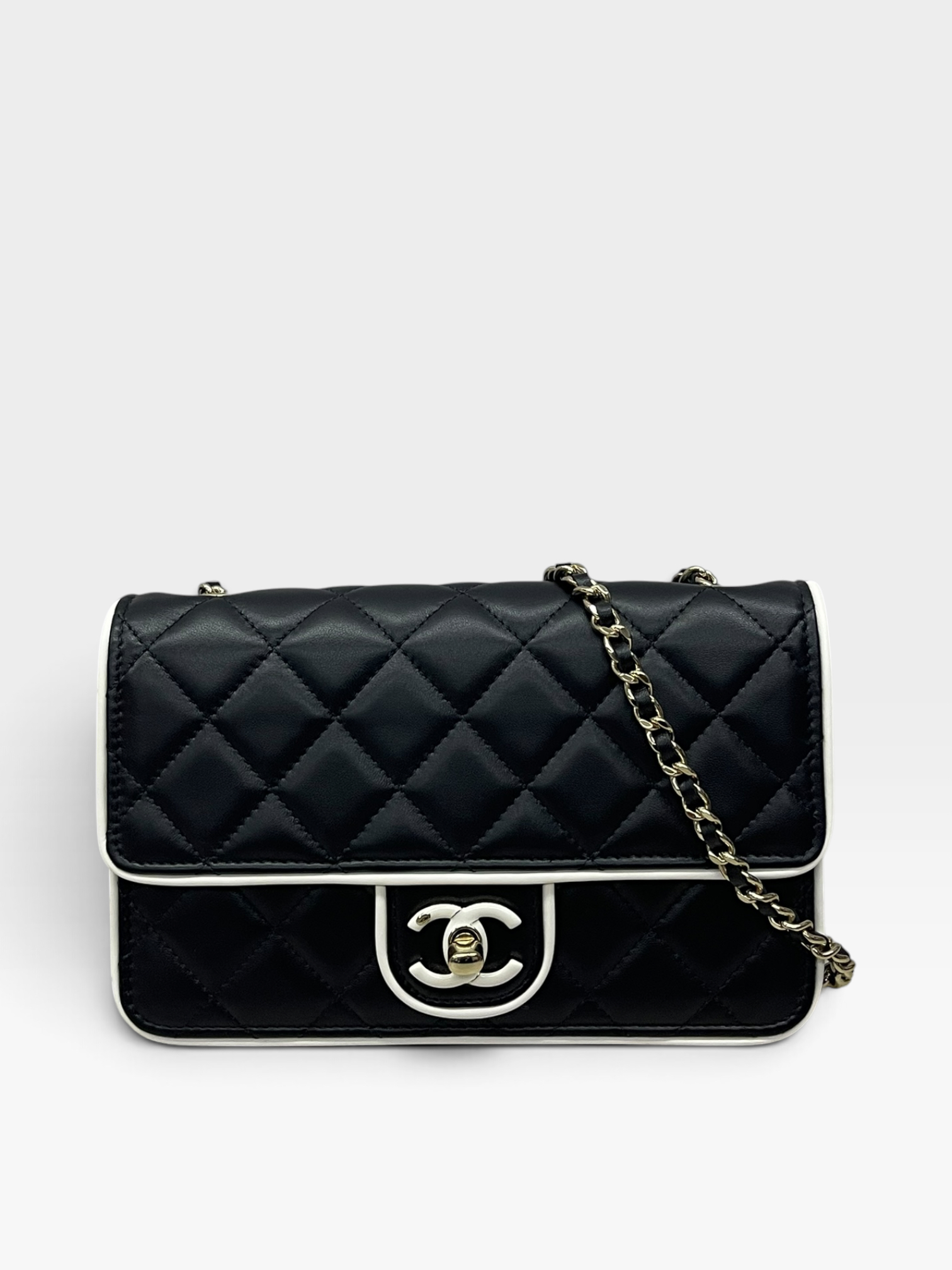 Pre-Owned CHANEL Flap Bag / Product Code: K090418