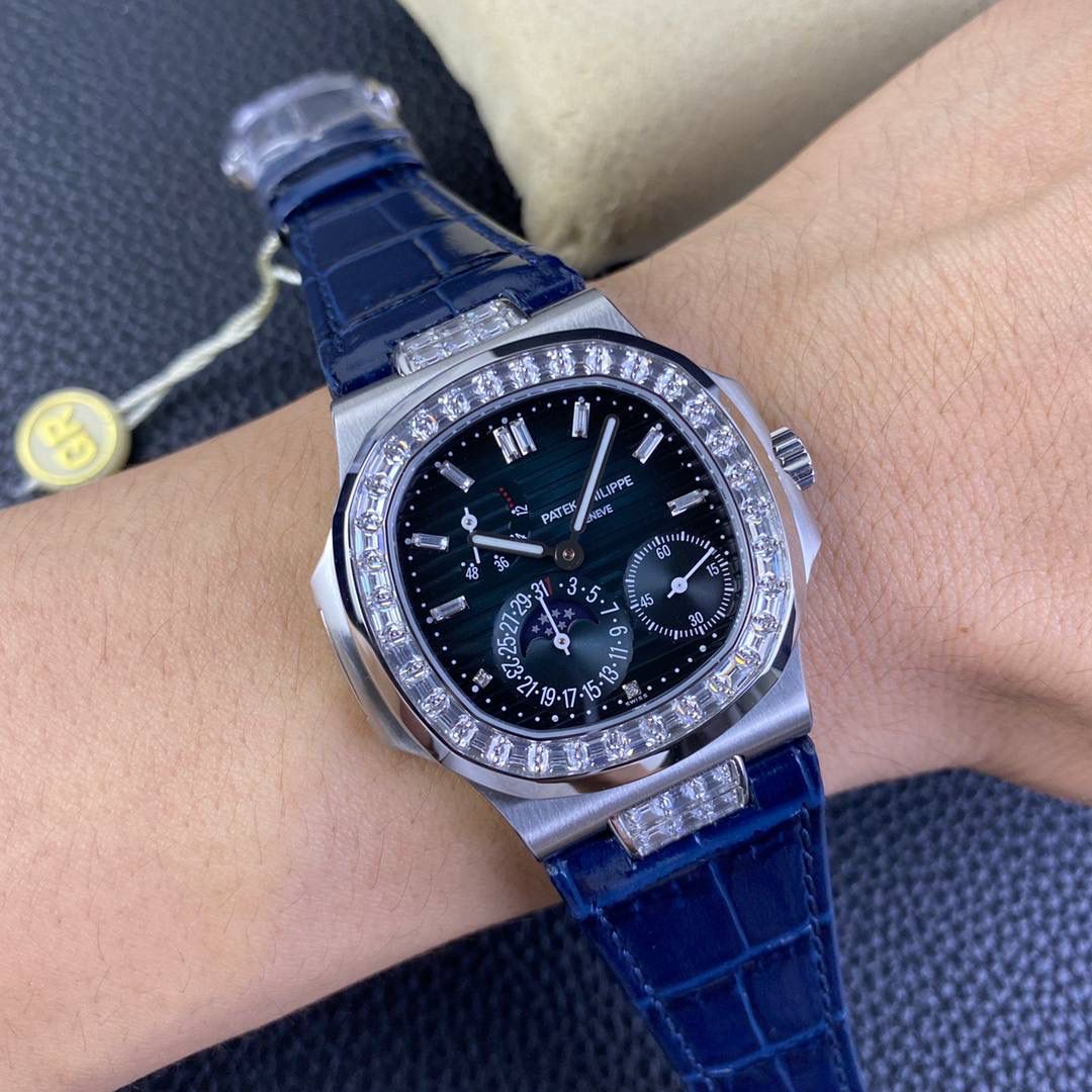 百达翡丽钻圈PP5724，一体多功能Cal.240机芯，厚度仅0.95cm🔥🔥
