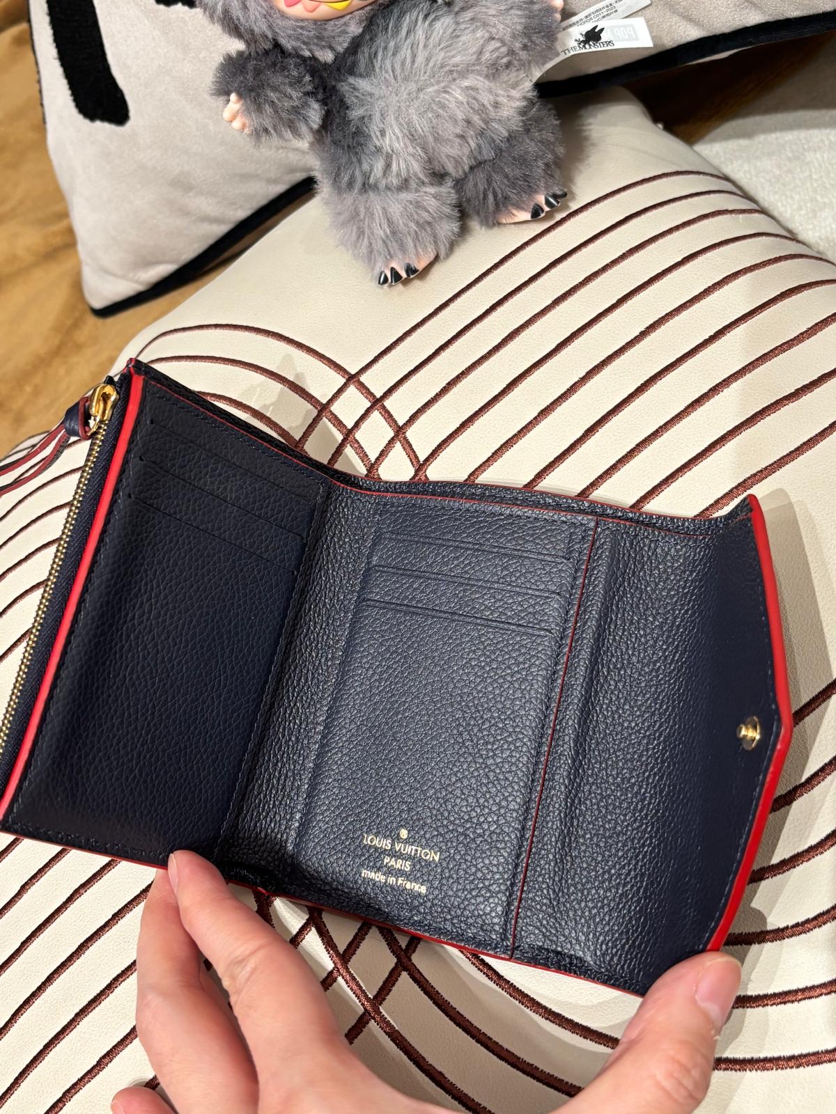 LV Victorine Wallet 100%Authentic, 95%New ✅Dust bag