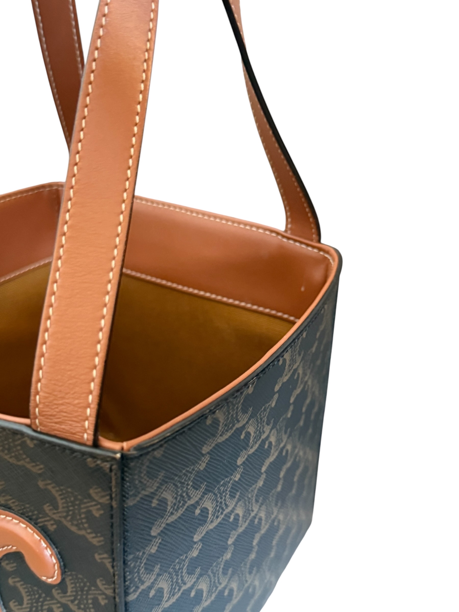 Pre-Owned CELINE Triomphe Canvas Cuir Cube / Product Code: W52002