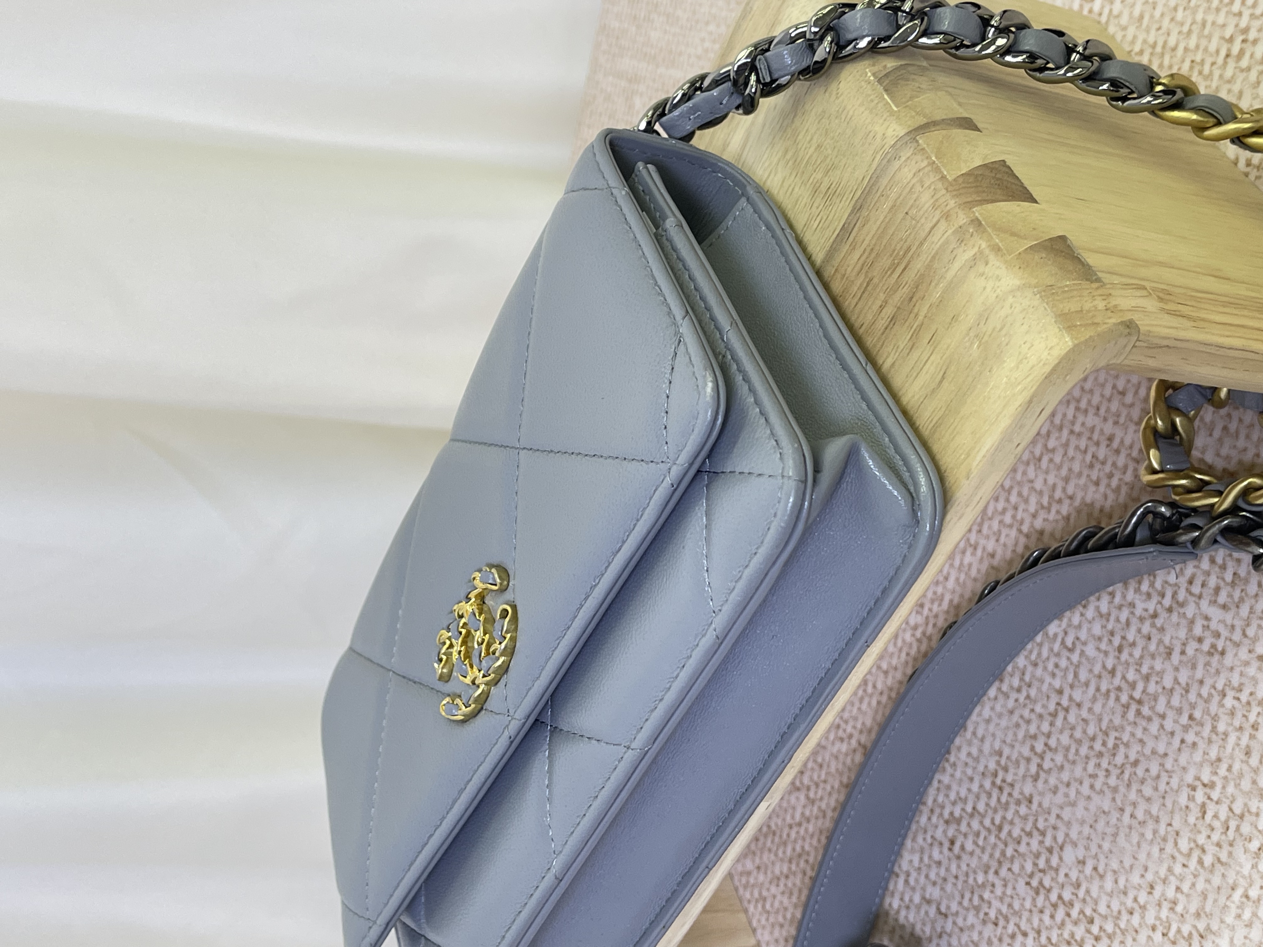 直播貨品 |  [1個-$100 2個-$300］BB05