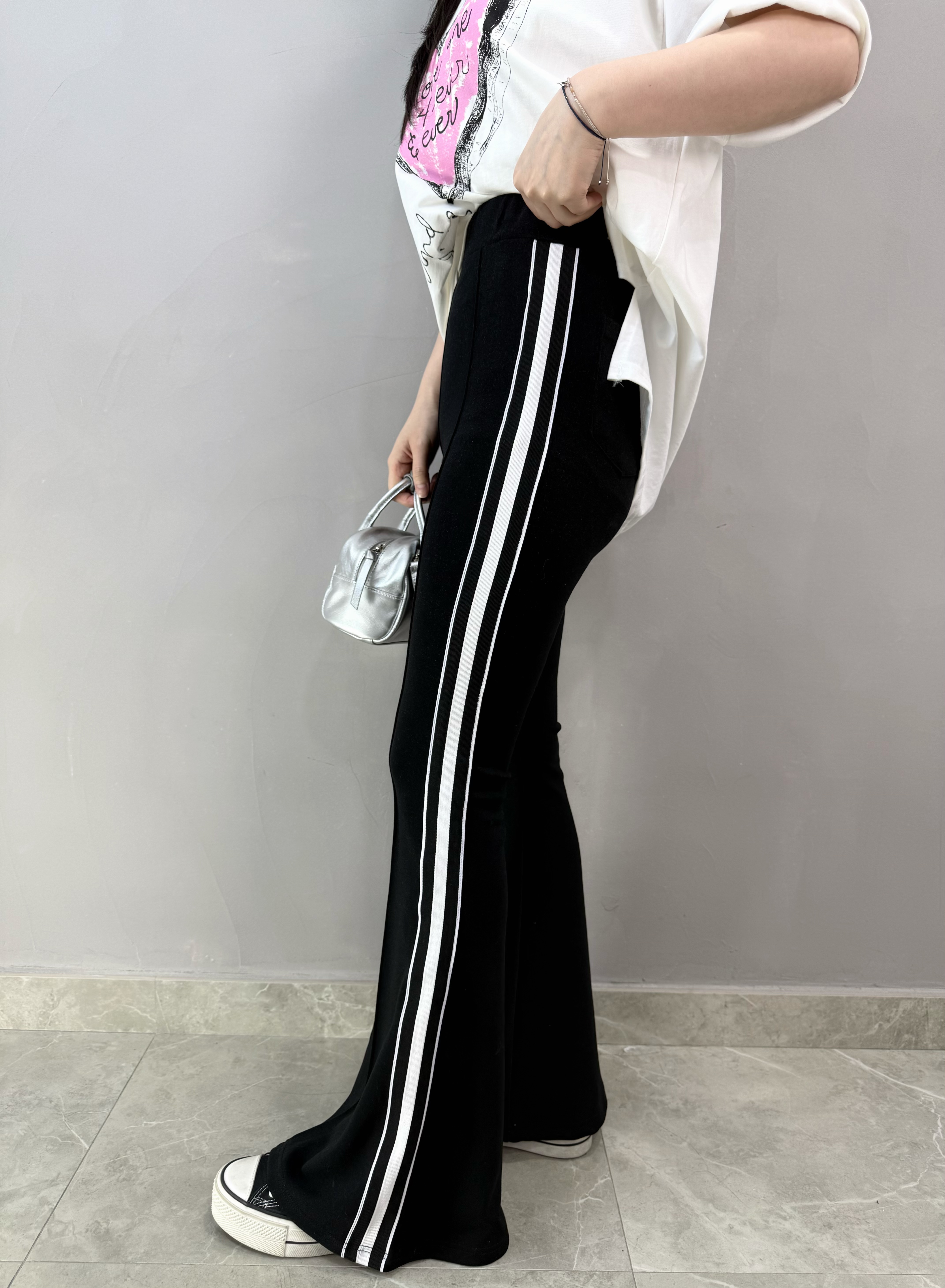 I82 車白邊喇叭褲