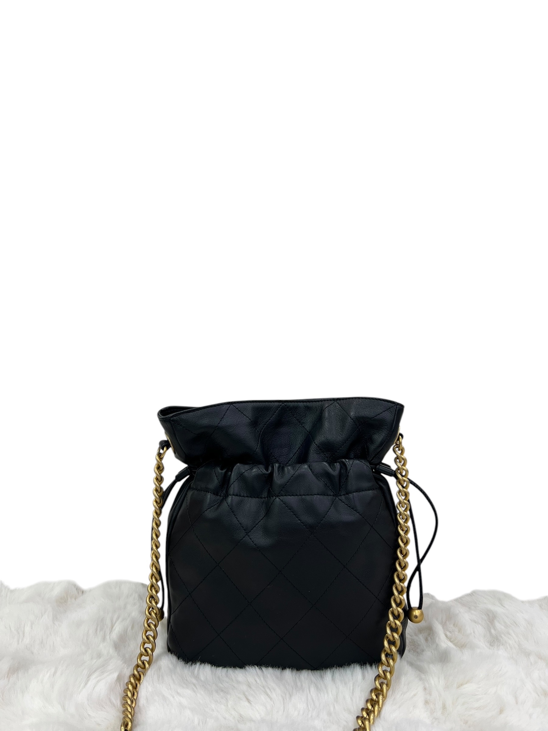 Pre-Owned CHANEL Drawstring Bag / Product Code: 063031