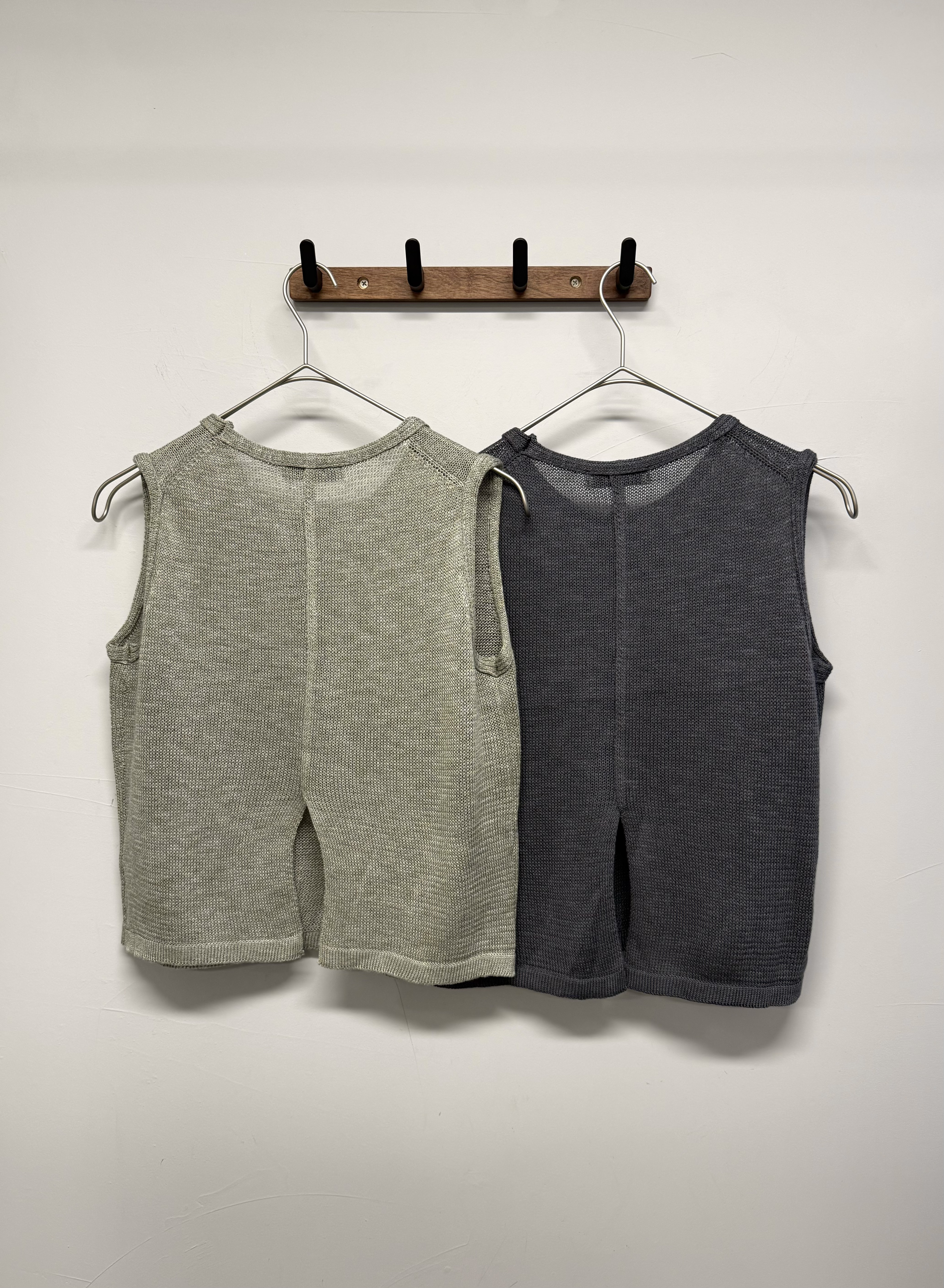 Basic knit vest #top144
