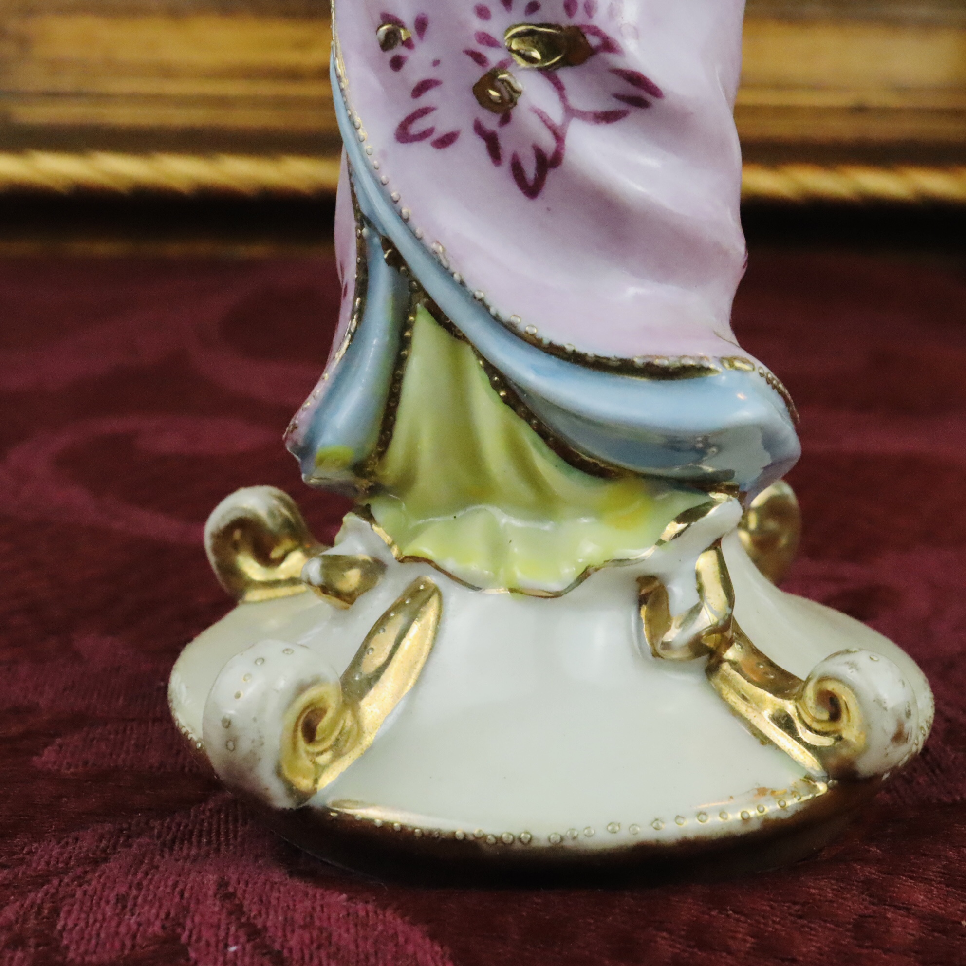 RARE! 1945-1951 Made in Occupied Japan Hand-painted Oriental Lady Wearing Sun Hat Lady Porcelain Doll /Porcelain Figurine (MT1667)