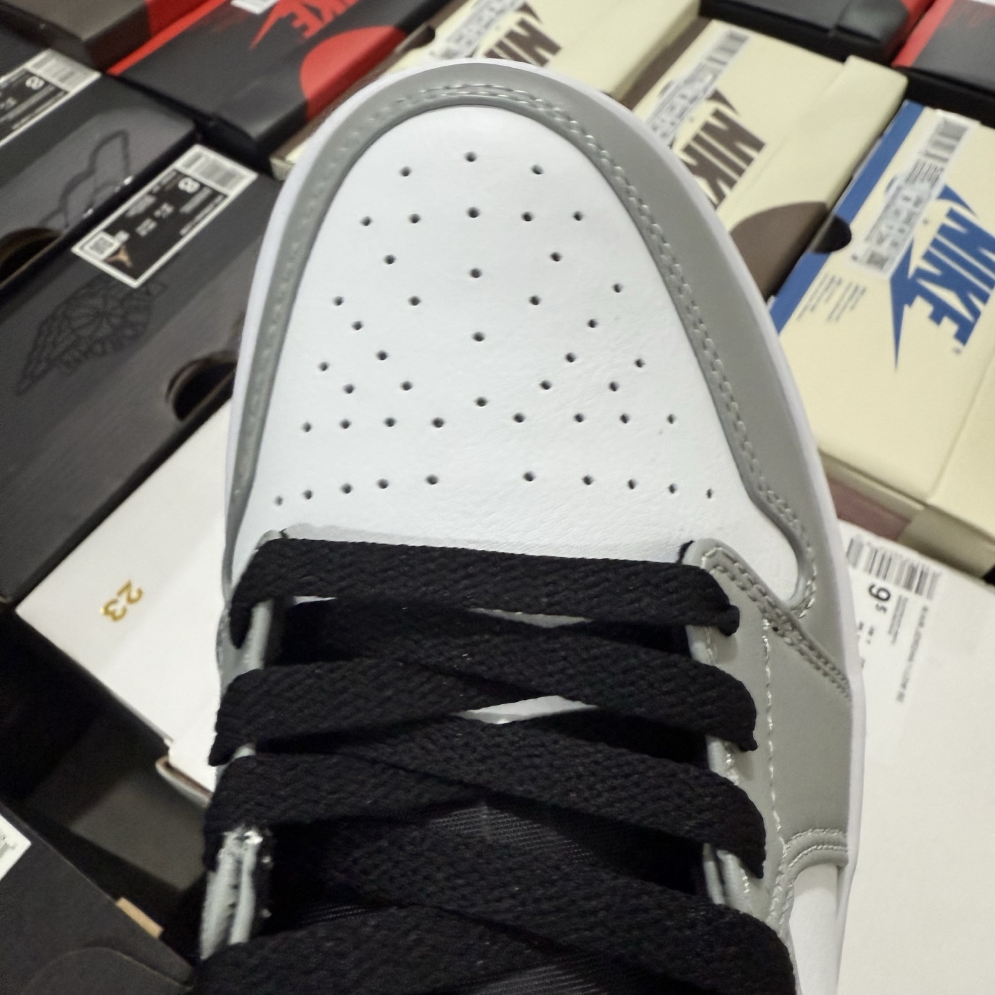 Nike Jordan Air Jordan 1 Low "Light Smoke Grey" 553558-030 