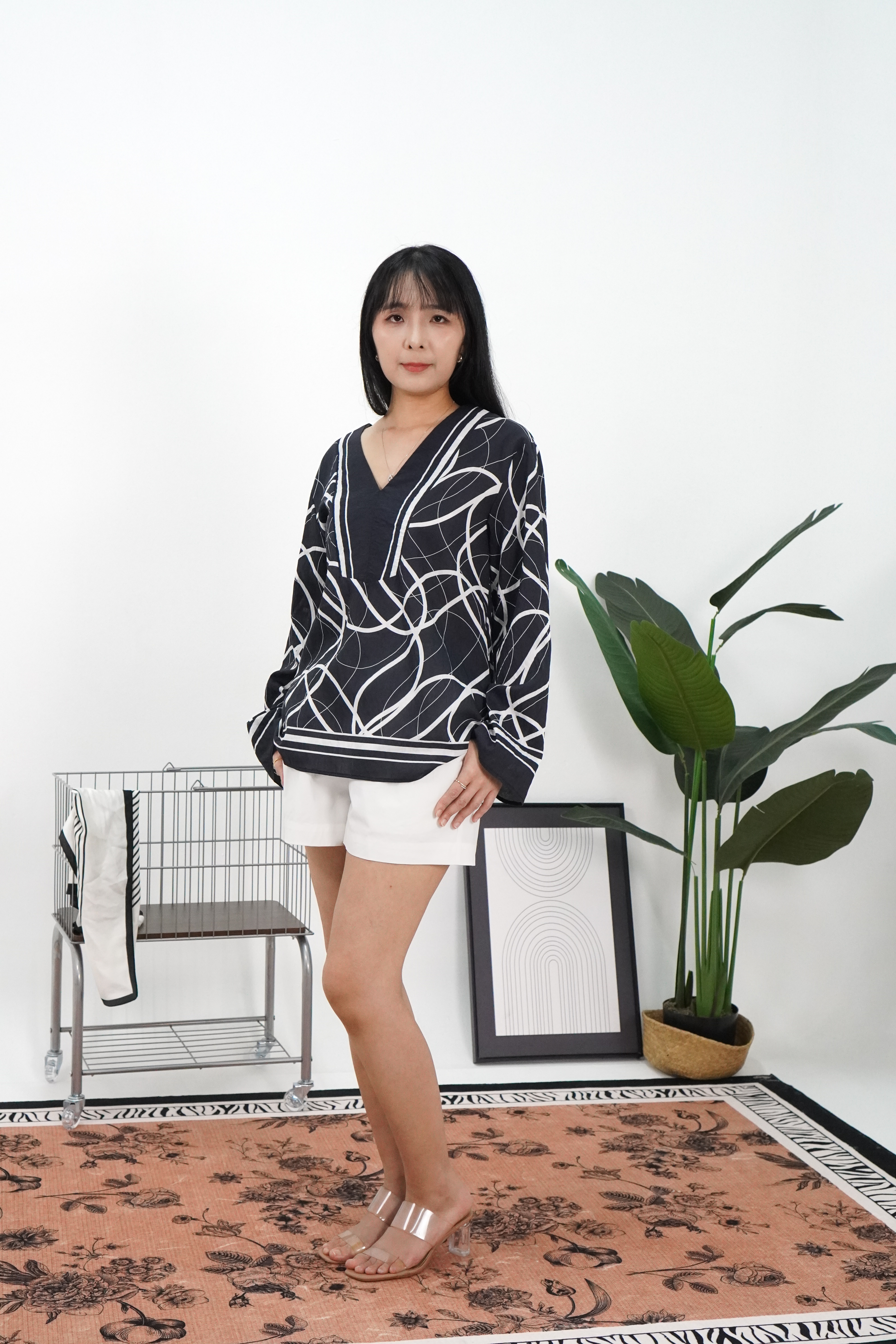 线条印花蓝色长袖上衣