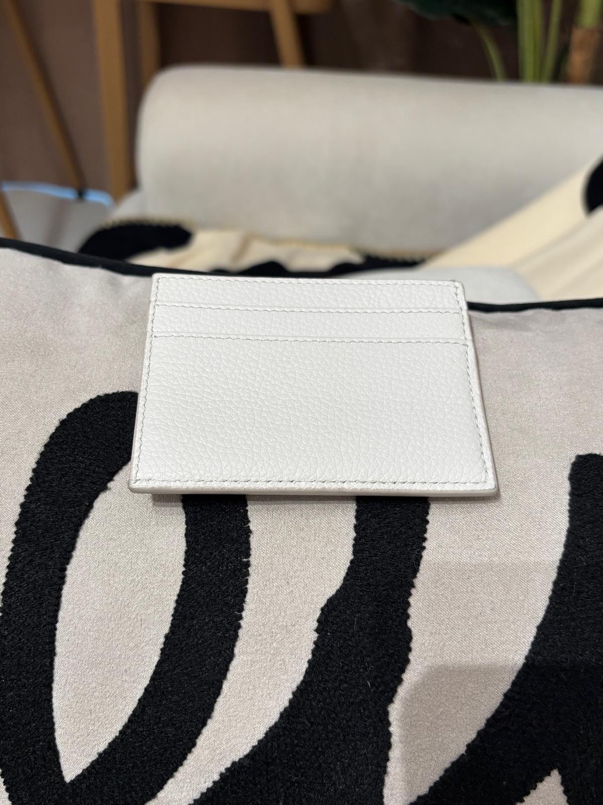 Dior card holder grey 100%Authentic ,99%new✅dust bag ✨✨專門店售價$3800 ✨✨  