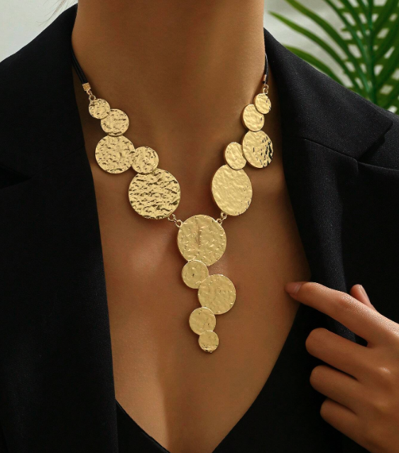 Round Geometric V-Shape Short Necklace