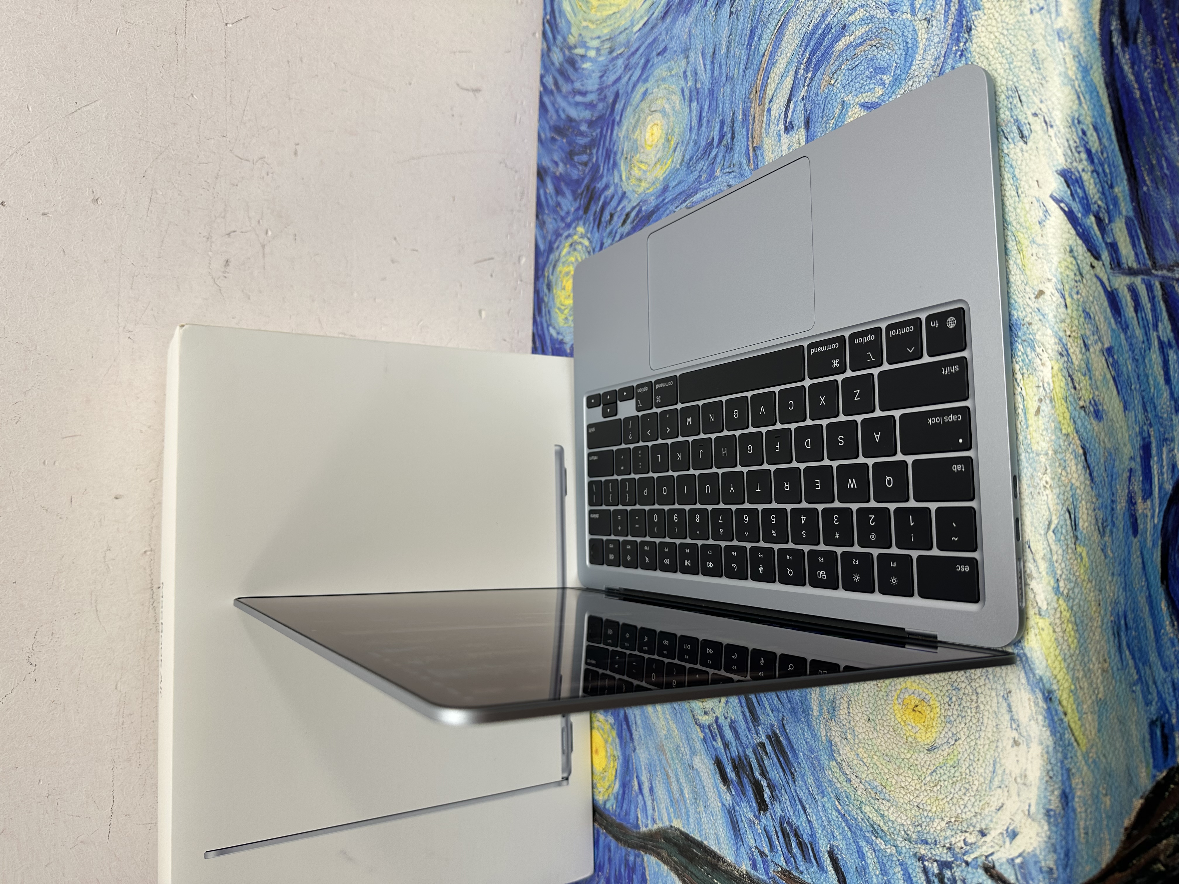 #6123 全新質素 APPLE  MacBook Air M4 2025 M4 CPU/ 16GB Ram/256GB SSD/8核心GPU/Liquid Retina Mon/13吋/天藍色/Gaming Laptop / Notebook / 超強續航能力/文書機 / 畫圖 / 剪片 / Movie / Netflix