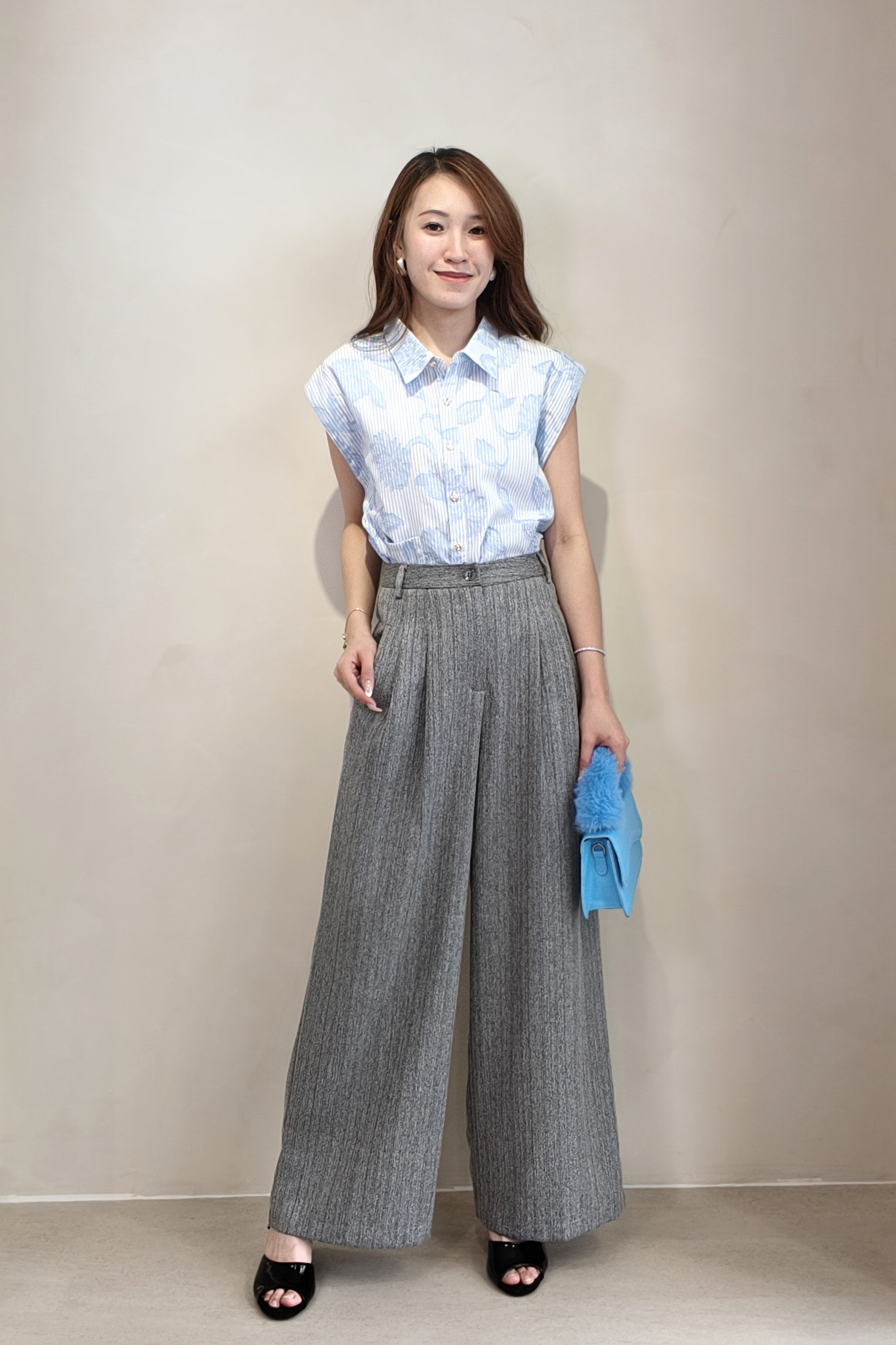 13191 Celeste Floral Jacquard Sleeveless Blouse
