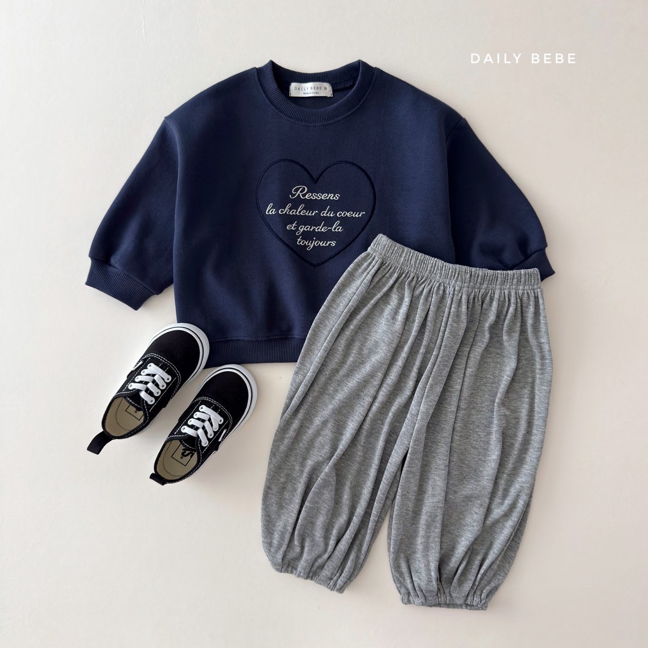 Dailybebe | Heart-Embroidered Sweatshirt