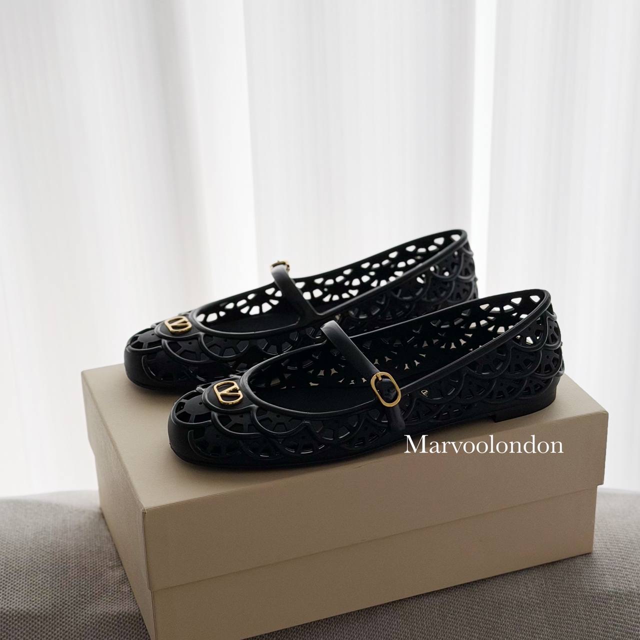 折後✨新款🆕訂貨🍒Valentino 防水jelly flat  落雨可以著！  Size 36/37/38/39/40