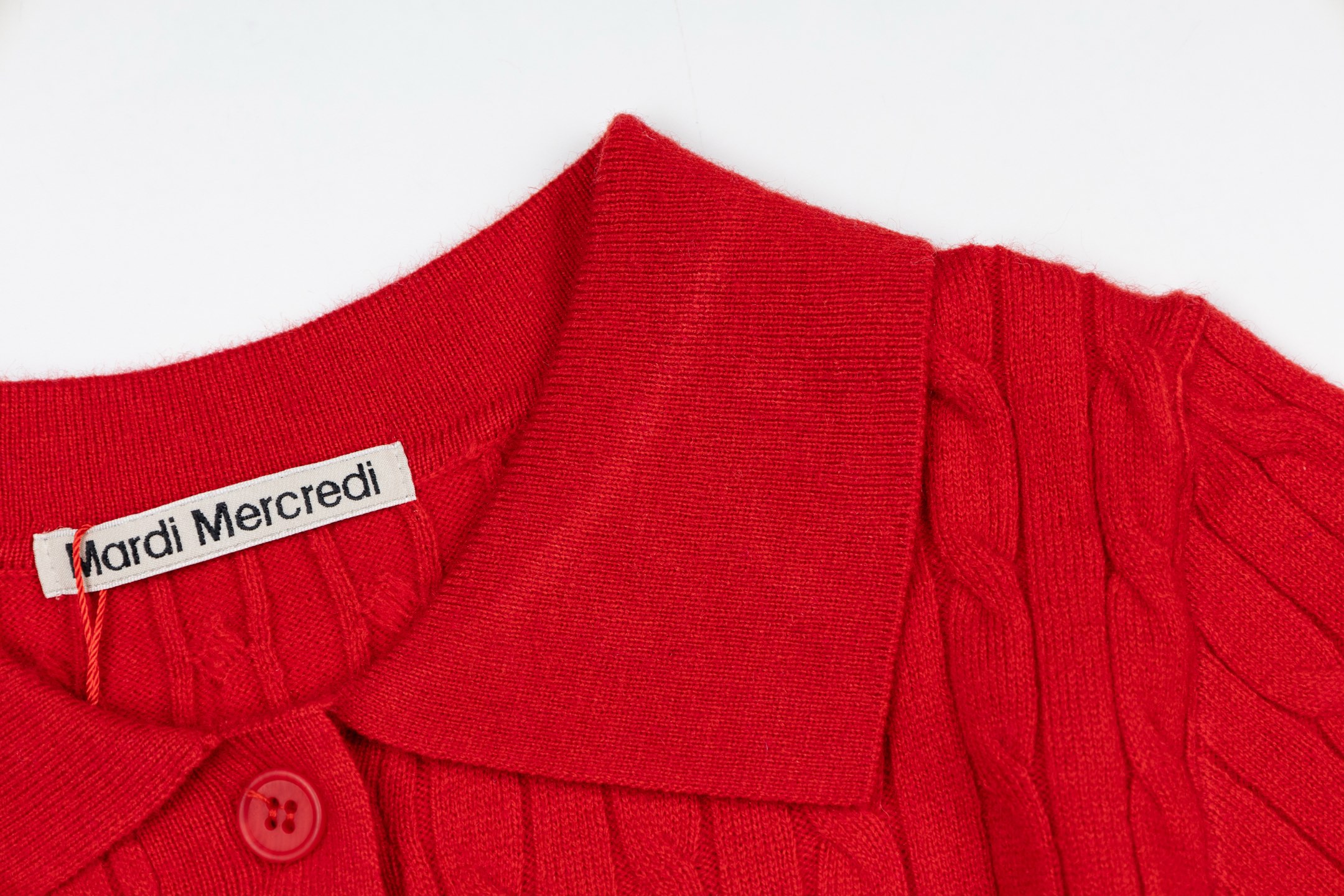 Mardi Mercredi Flower Embroidery Cable Short Sleeve Knit