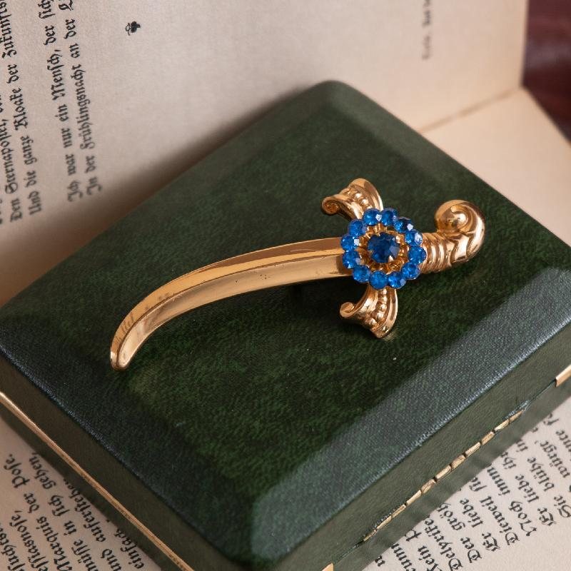 RARE! C.a. 1940-50s Coro Pegasus Sapphire Rhinestone Sword Brooch /Unisex Brooch (MW201)