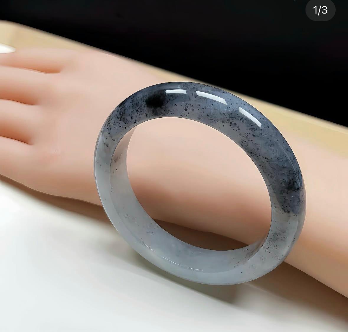 56mm 水墨畫冰烏雞翡翠福鐲（附送香港鑑定證書）